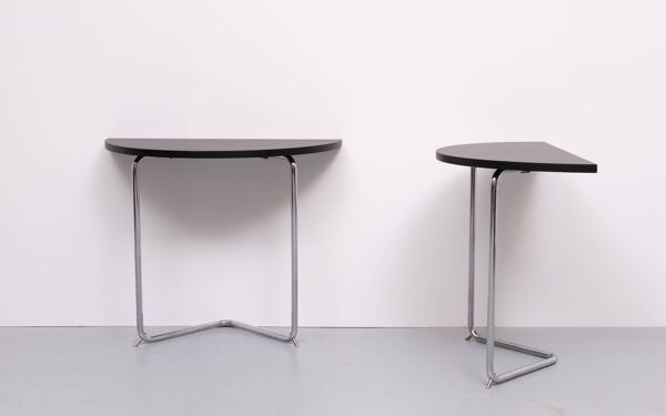 Superbe ensemble de tables en croissant Bauhaus. Années 1930, attribut Thonet