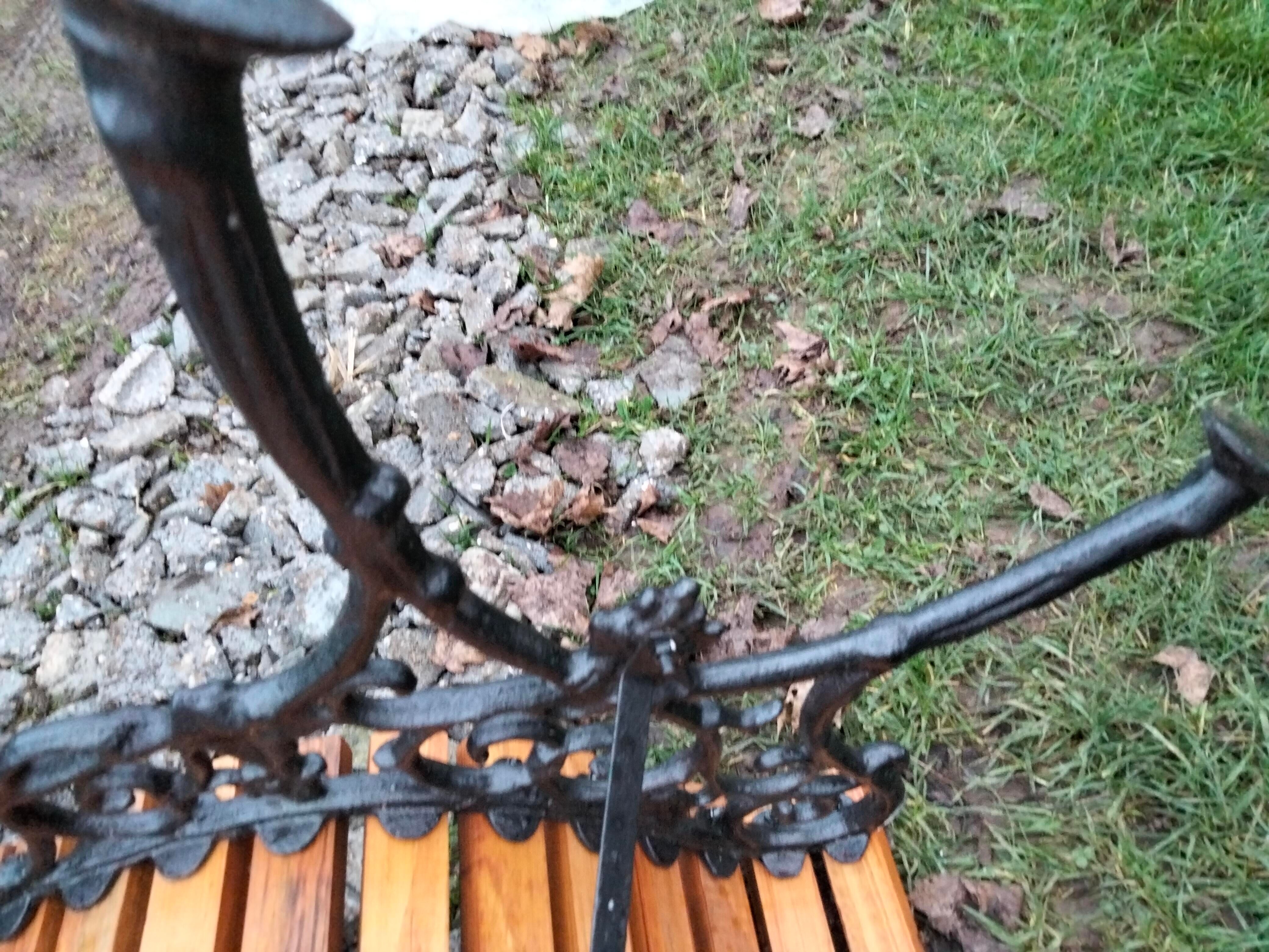 Old garden bench with vintage cast iron legs xxeme