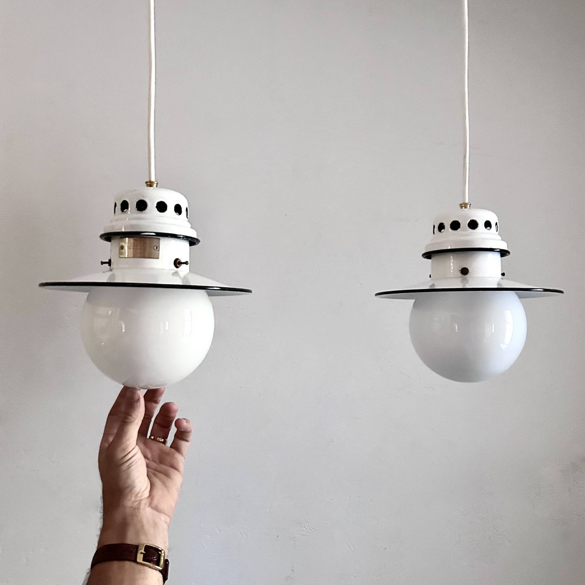 Pair of pendants -BRE-