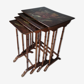 Old gigognes tables