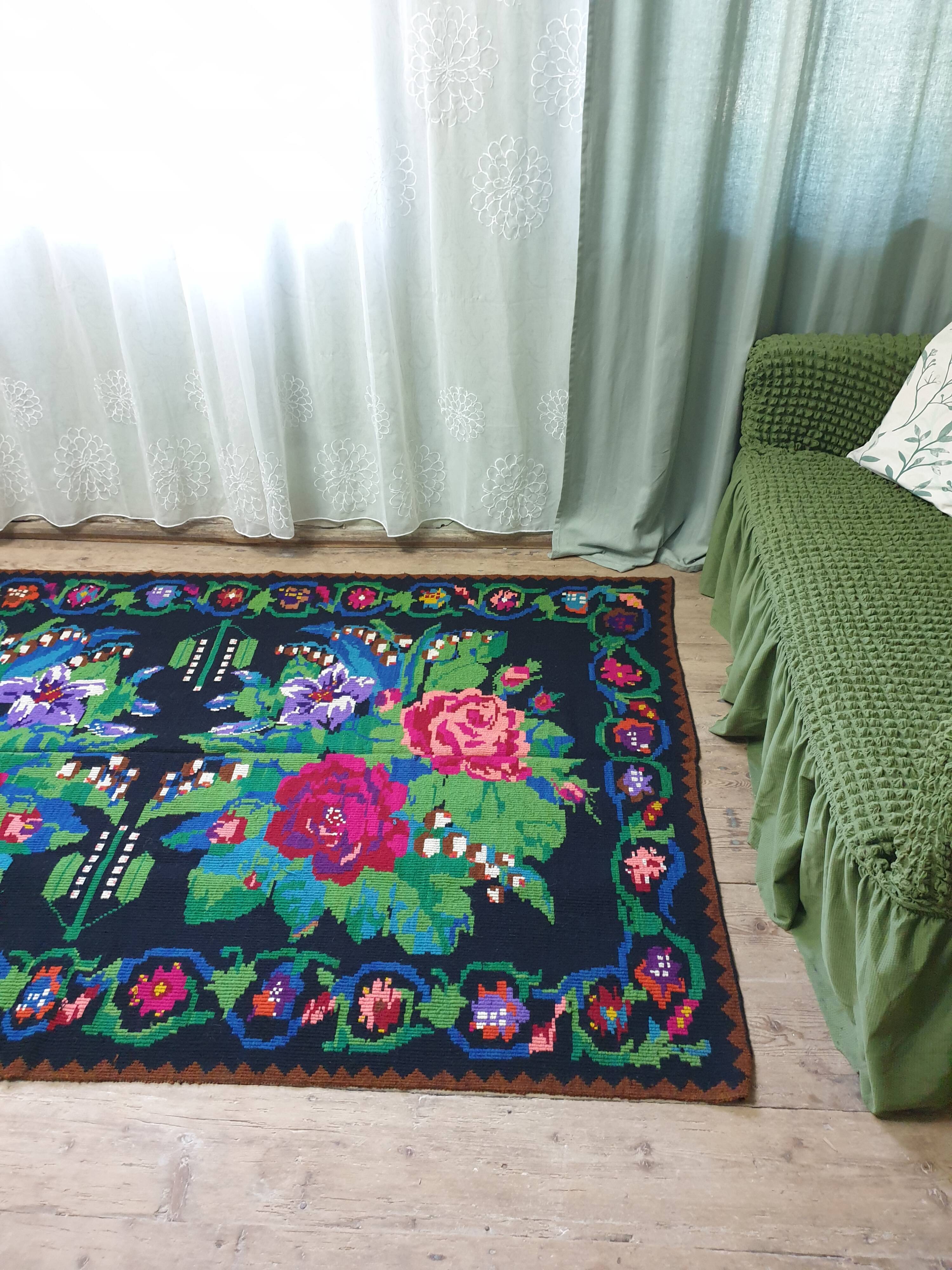 Romanian handwoven carpet green and fuchsia rug made in wool bohemian design