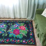 Tapis roumain tissé à la main vert et fuchsia en laine design bohème