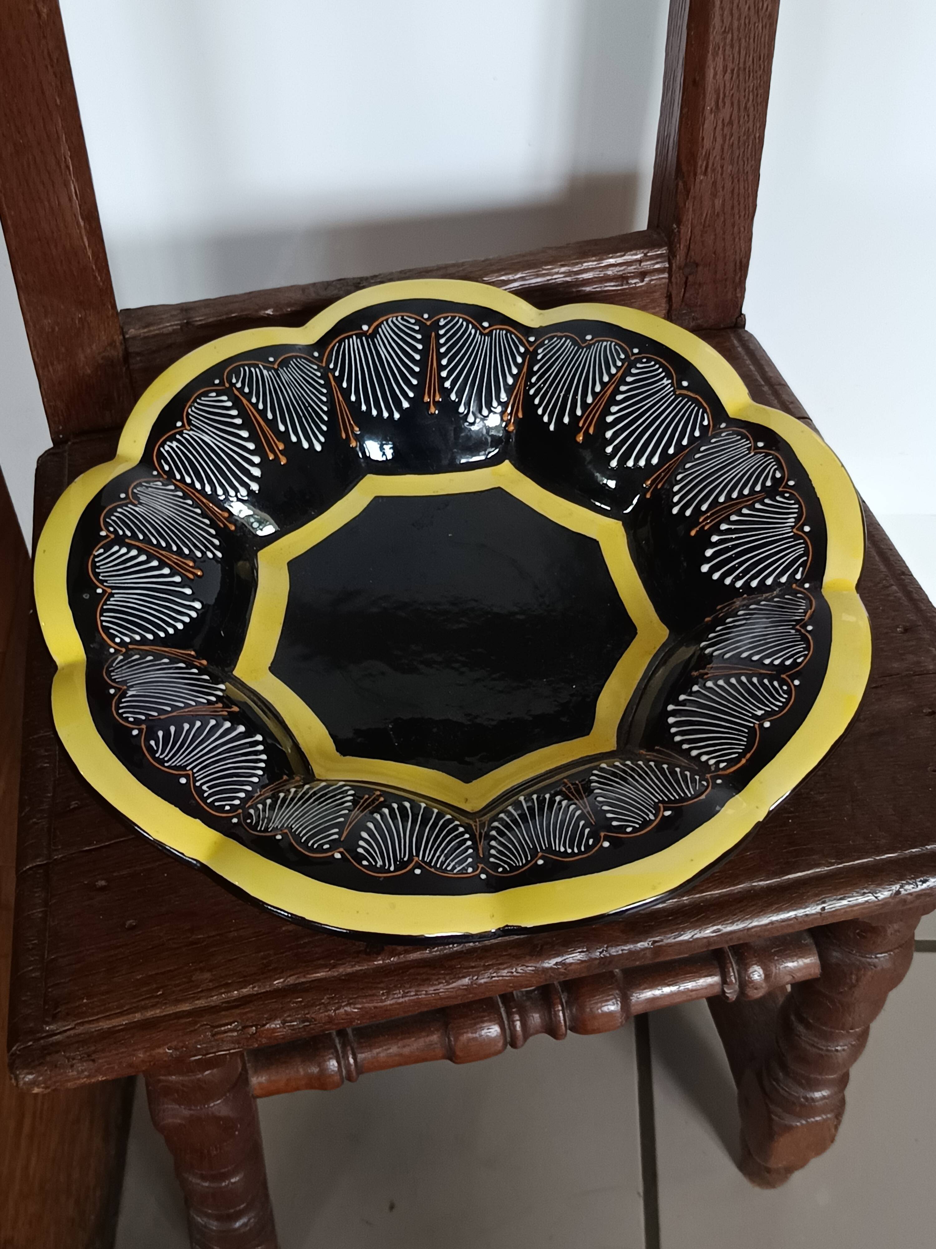 HB Quimper ceramic fruit bowl with beaded decoration