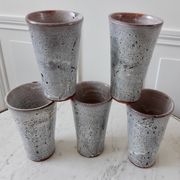 Lot de 5 verres en grès vintage gris émaillés années 70