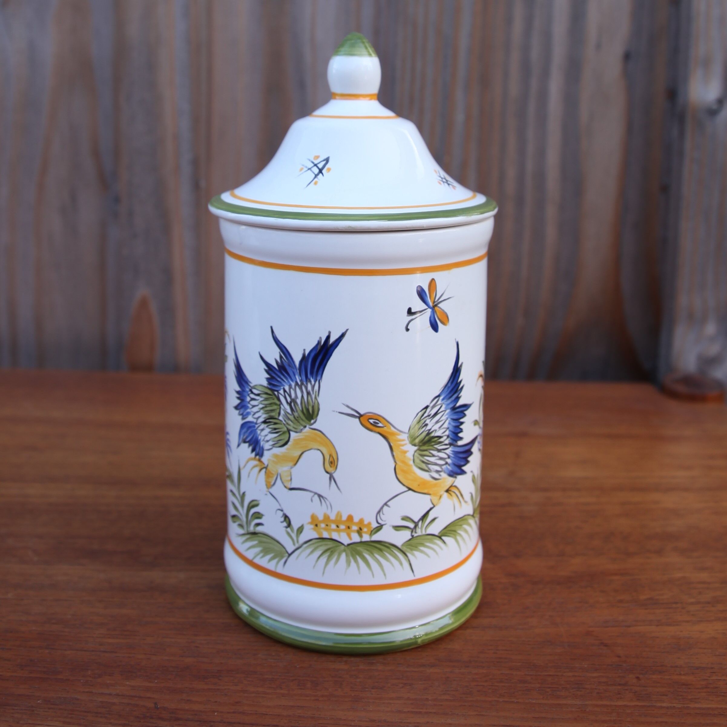 Porcelain pharmacy pot