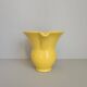 Pichet moderniste en céramique jaune / fabrication artisanale / vintage / France / années 60 / mid-century / XXème siècle