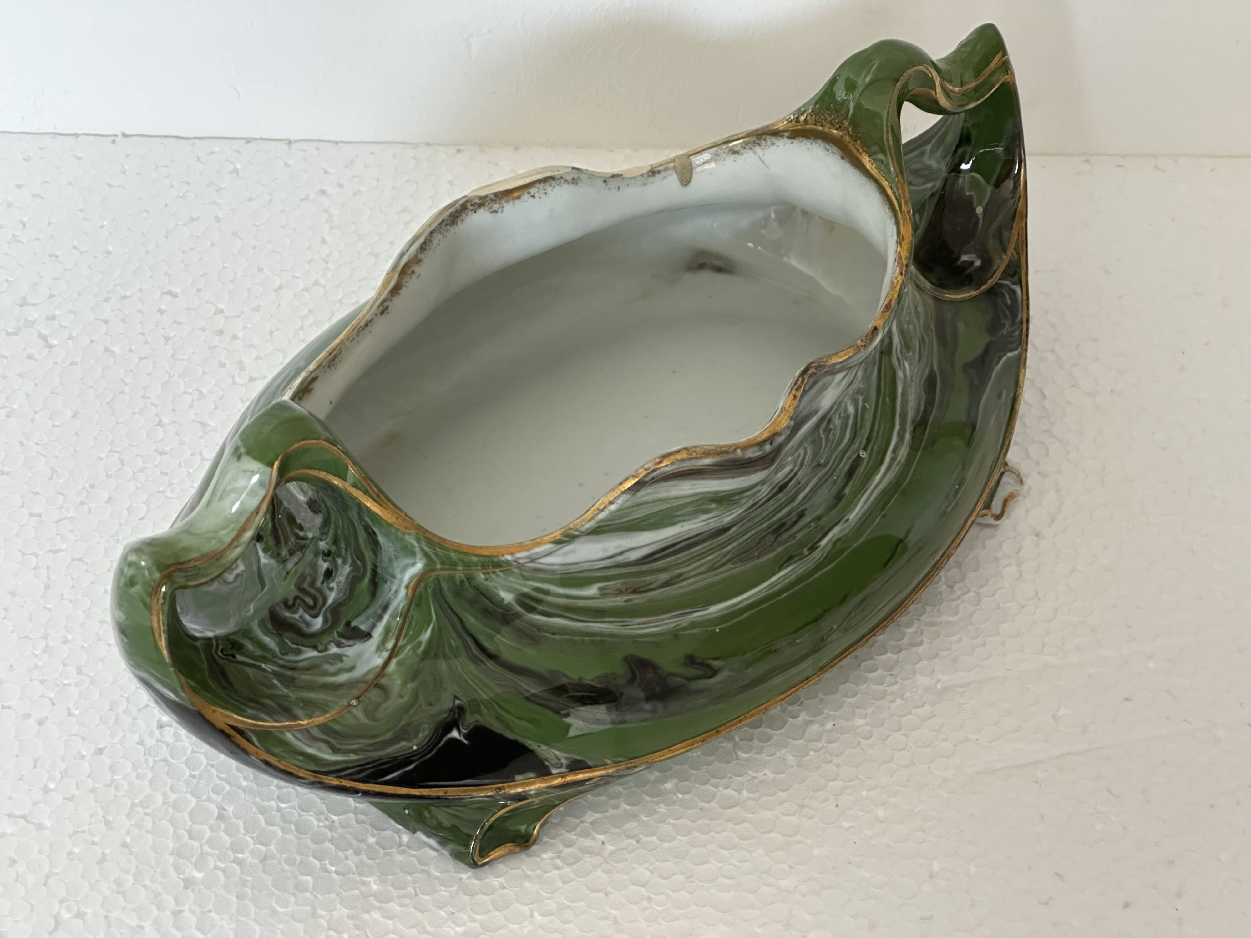 Centre de table en céramique émaillée Marmora vers 1920