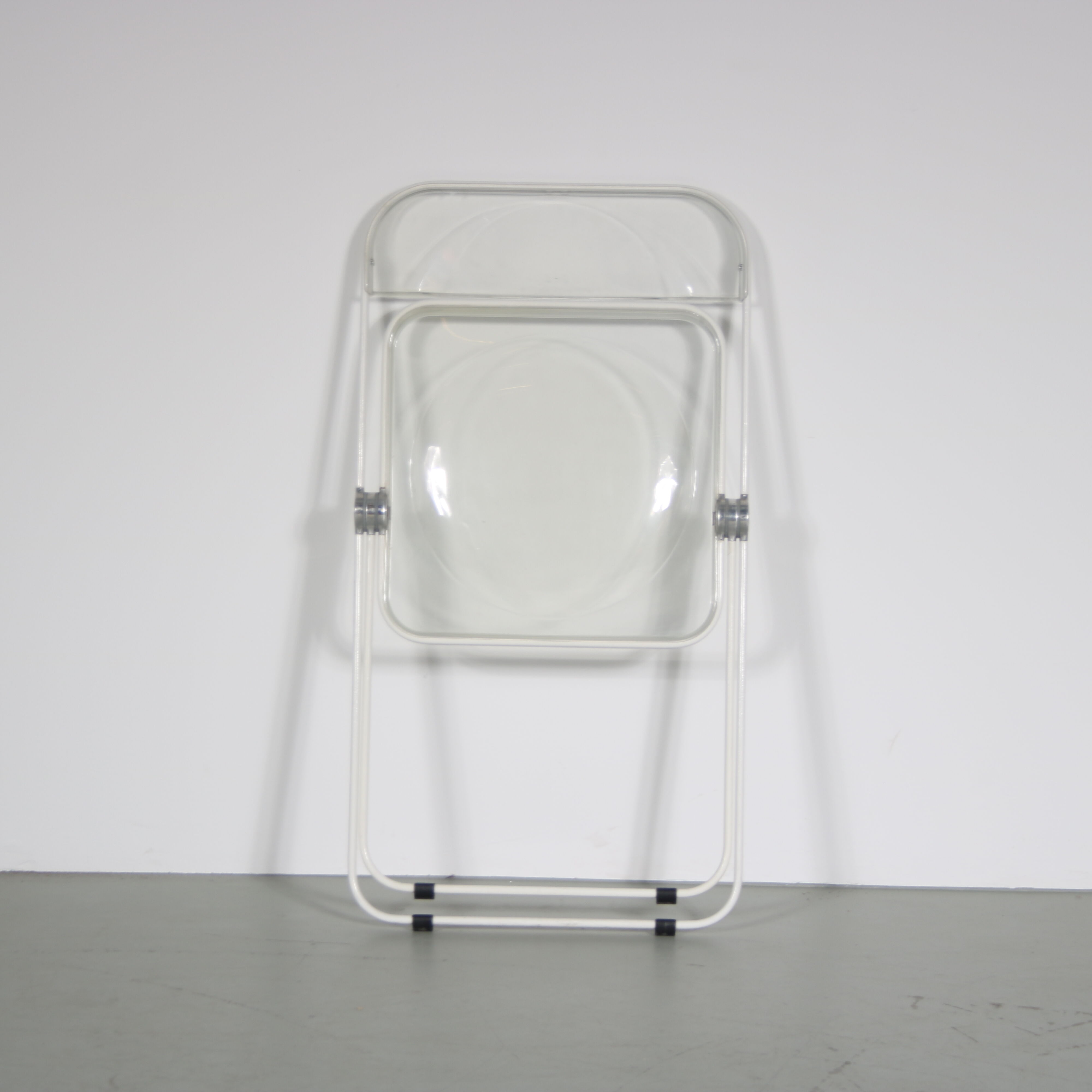 "Plia" folding chair from the 1970s by Giancarlo Piretti for Castelli, Italy.