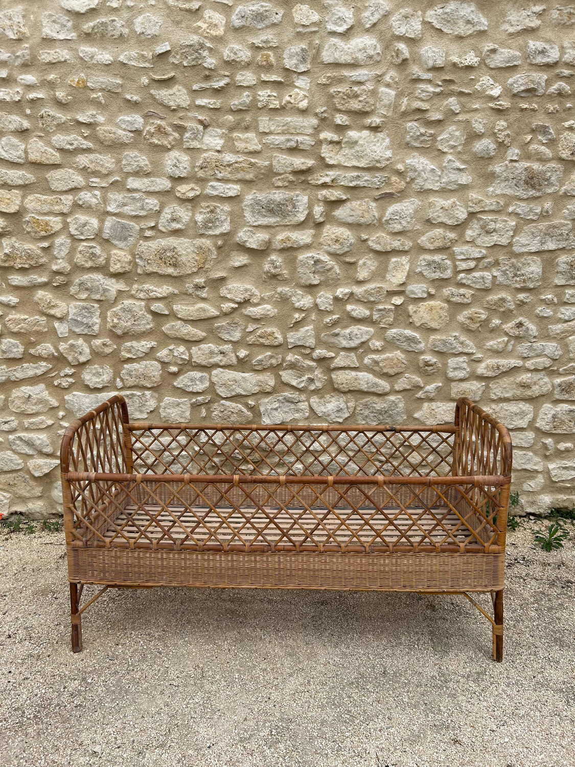 Rattan bed and wicker