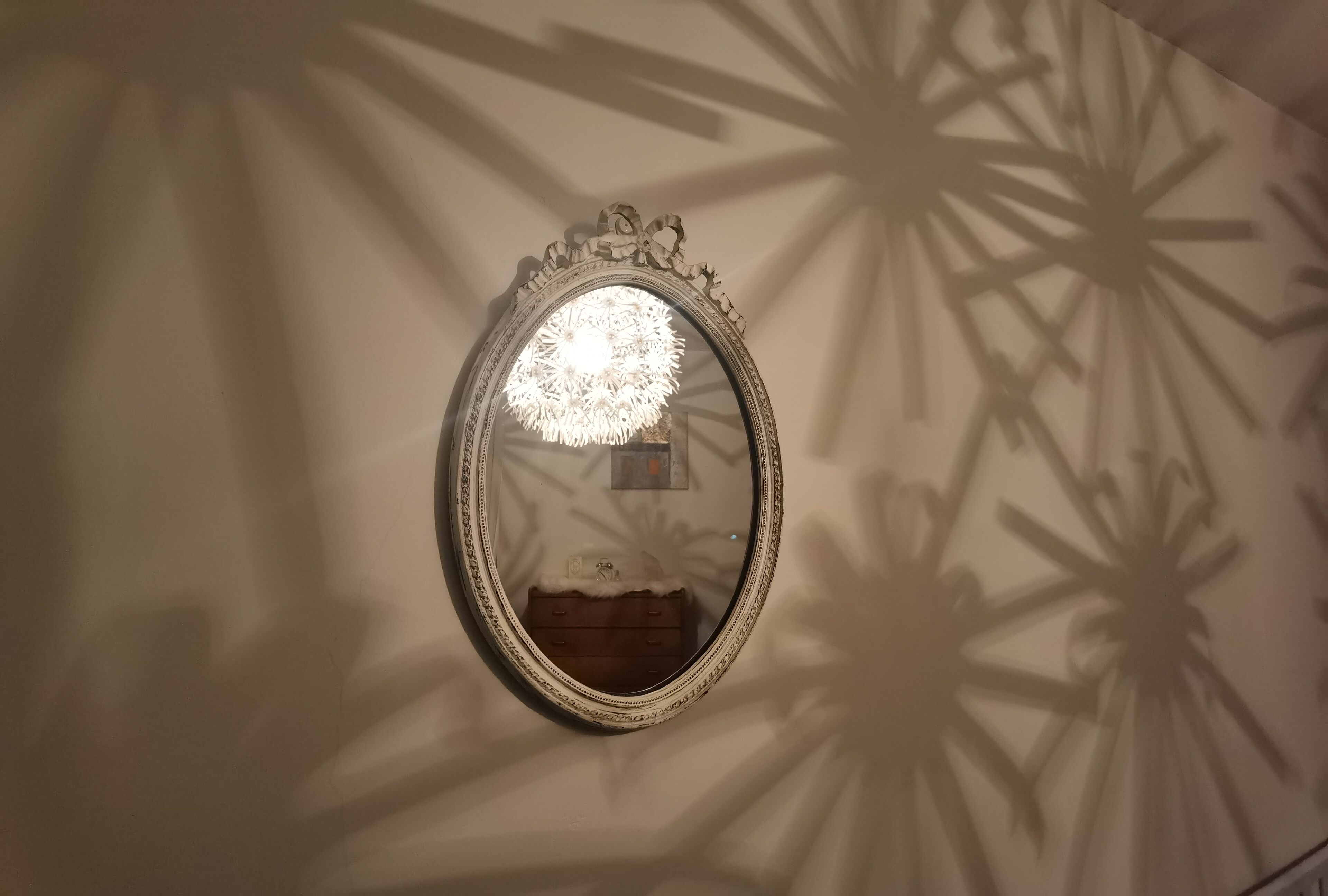 Cream romantic style mirror with Knot