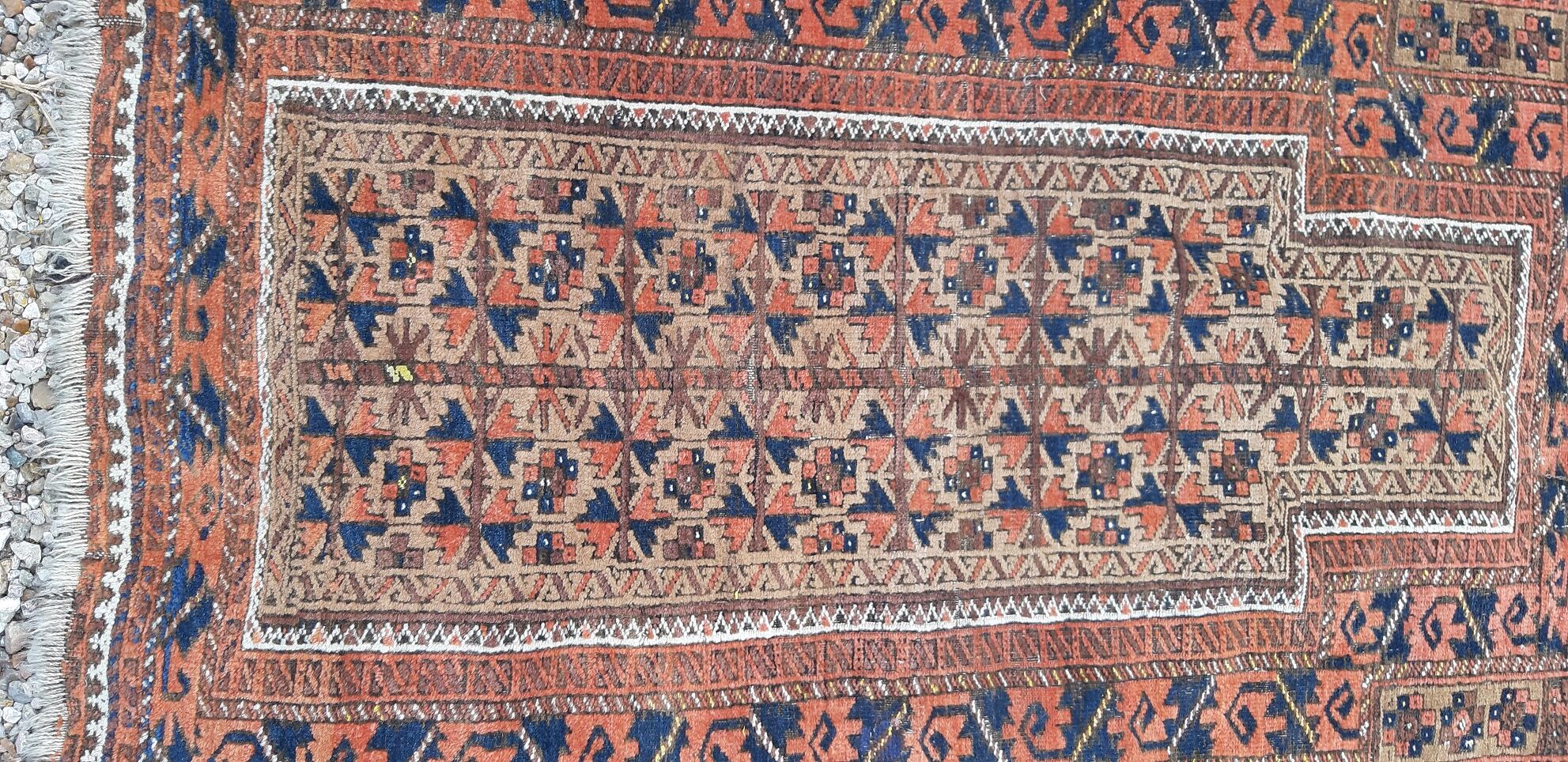 Hand knotted wool rug 76x117cm