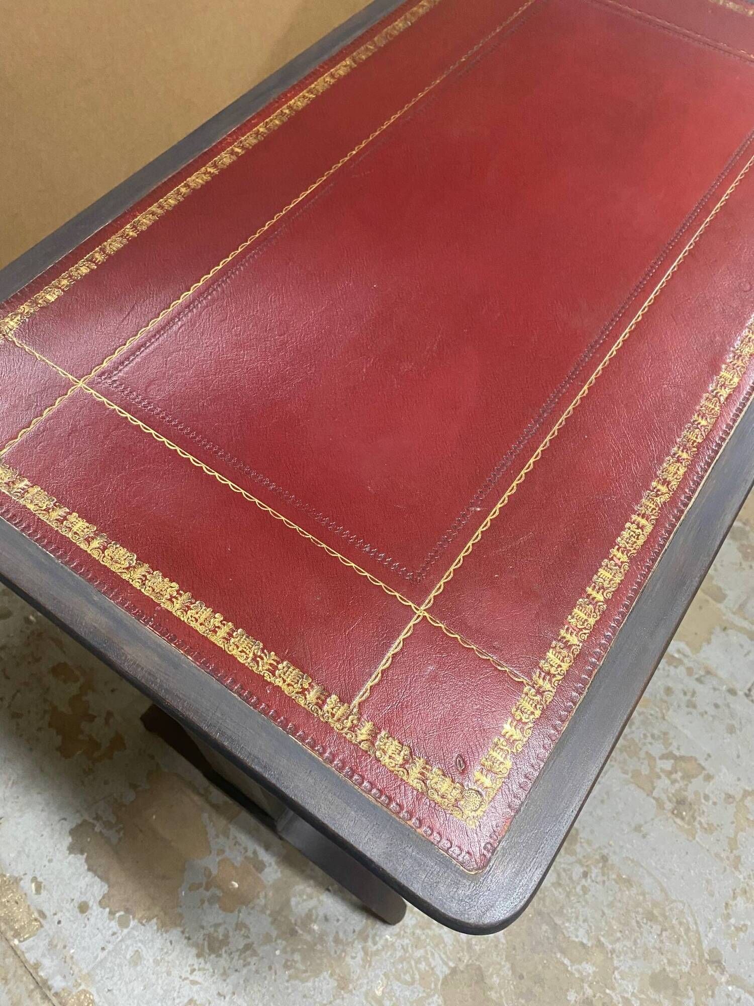 Writing table