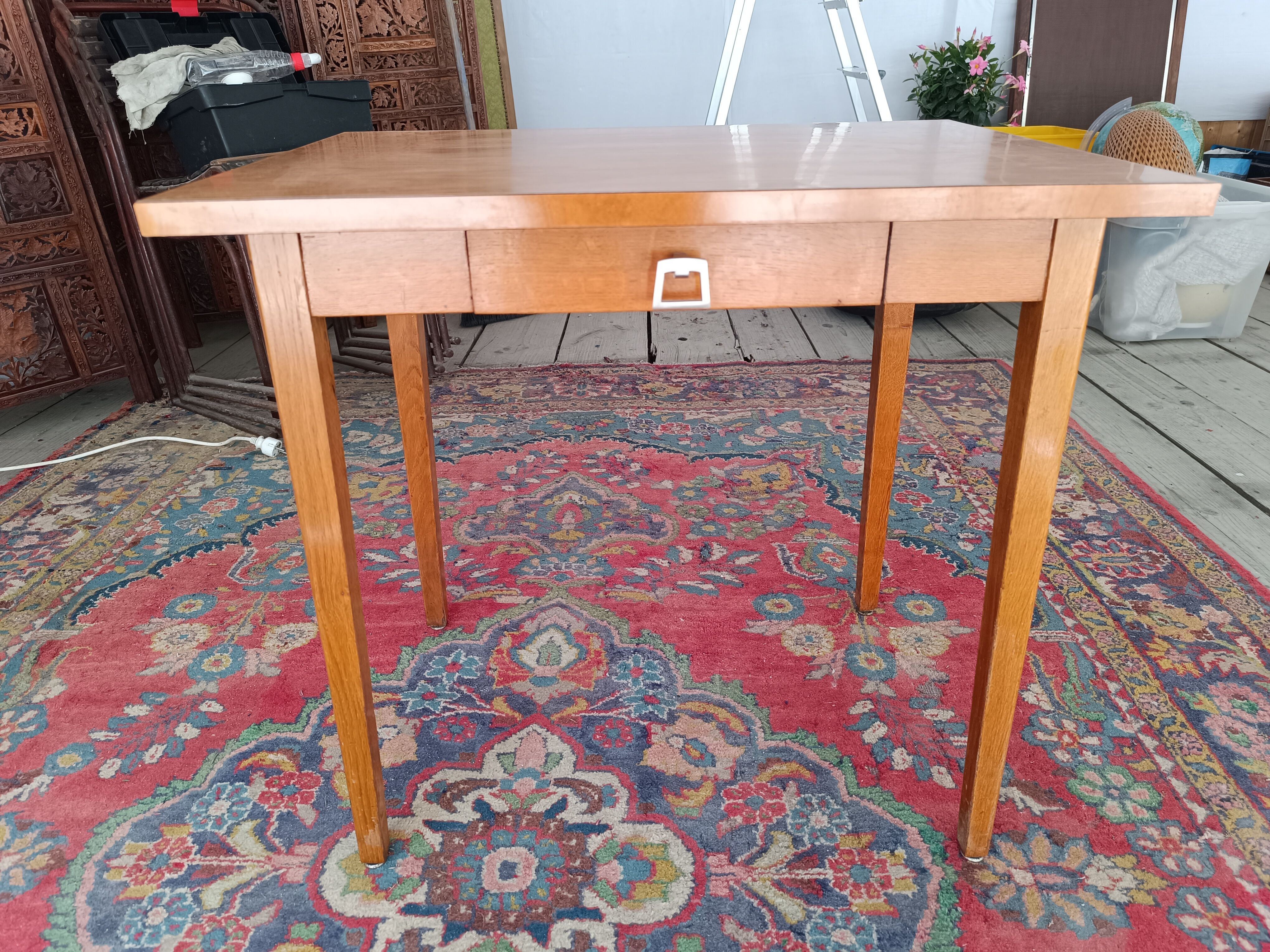 Petite table vintage
