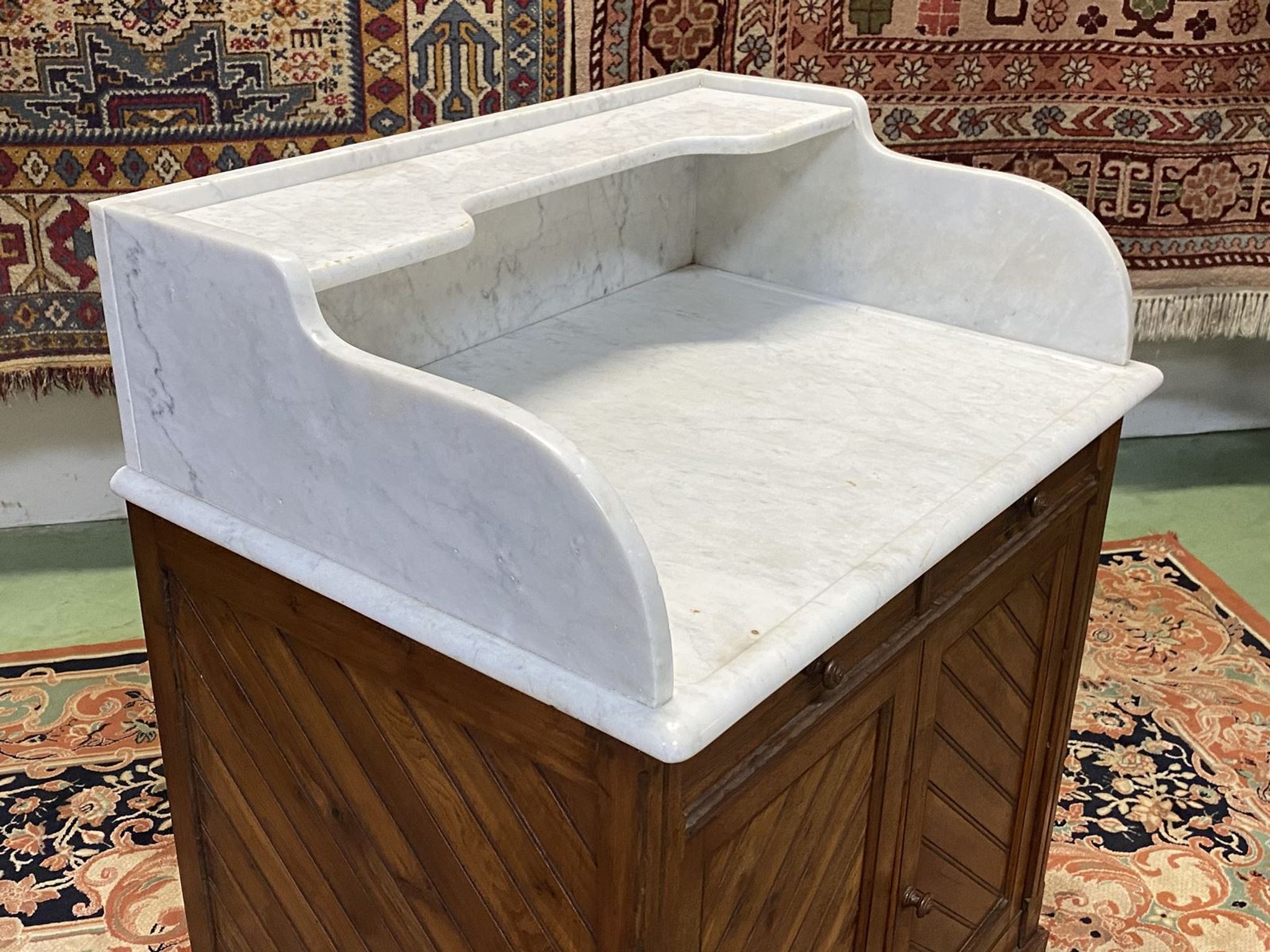 Toilet furniture in pitch pine and marble top - 30s