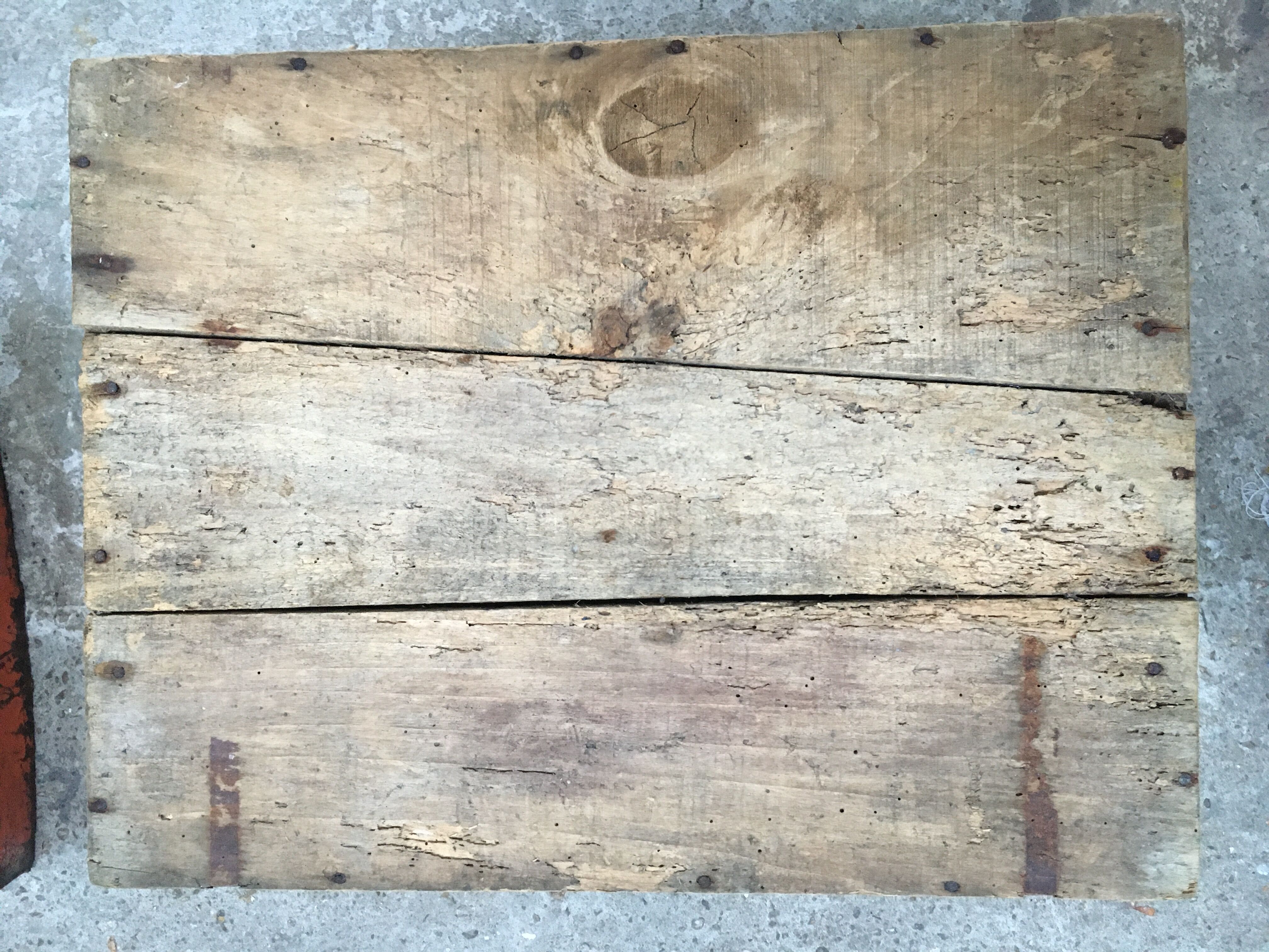 Wooden case for champagne