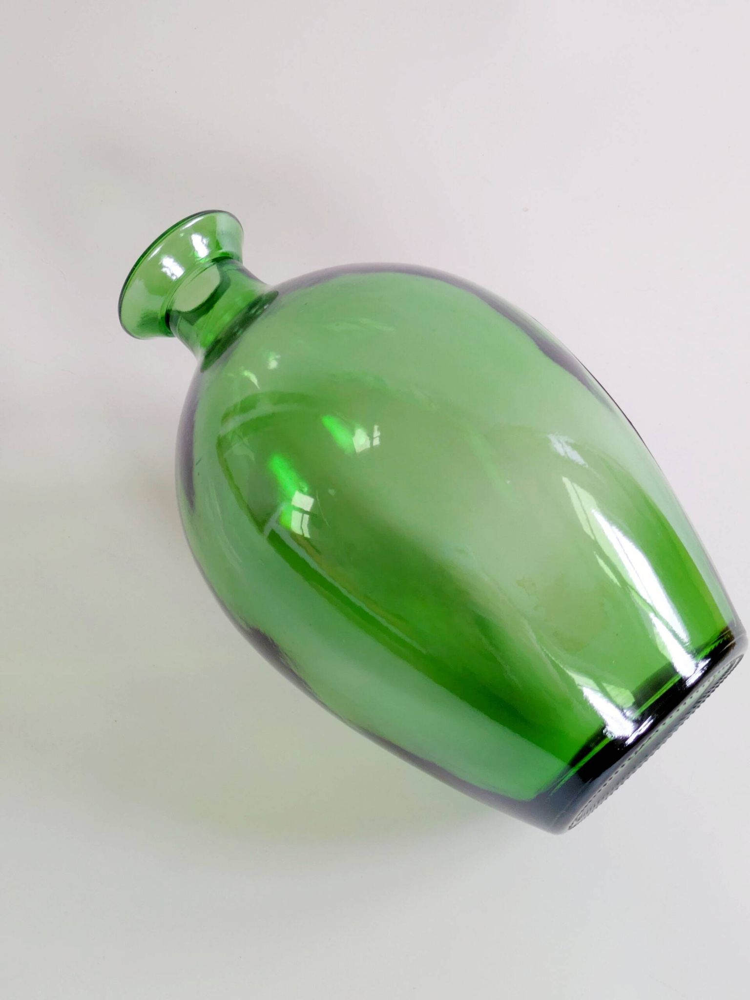 Vintage green glass bottle vase, decorative soliflore.