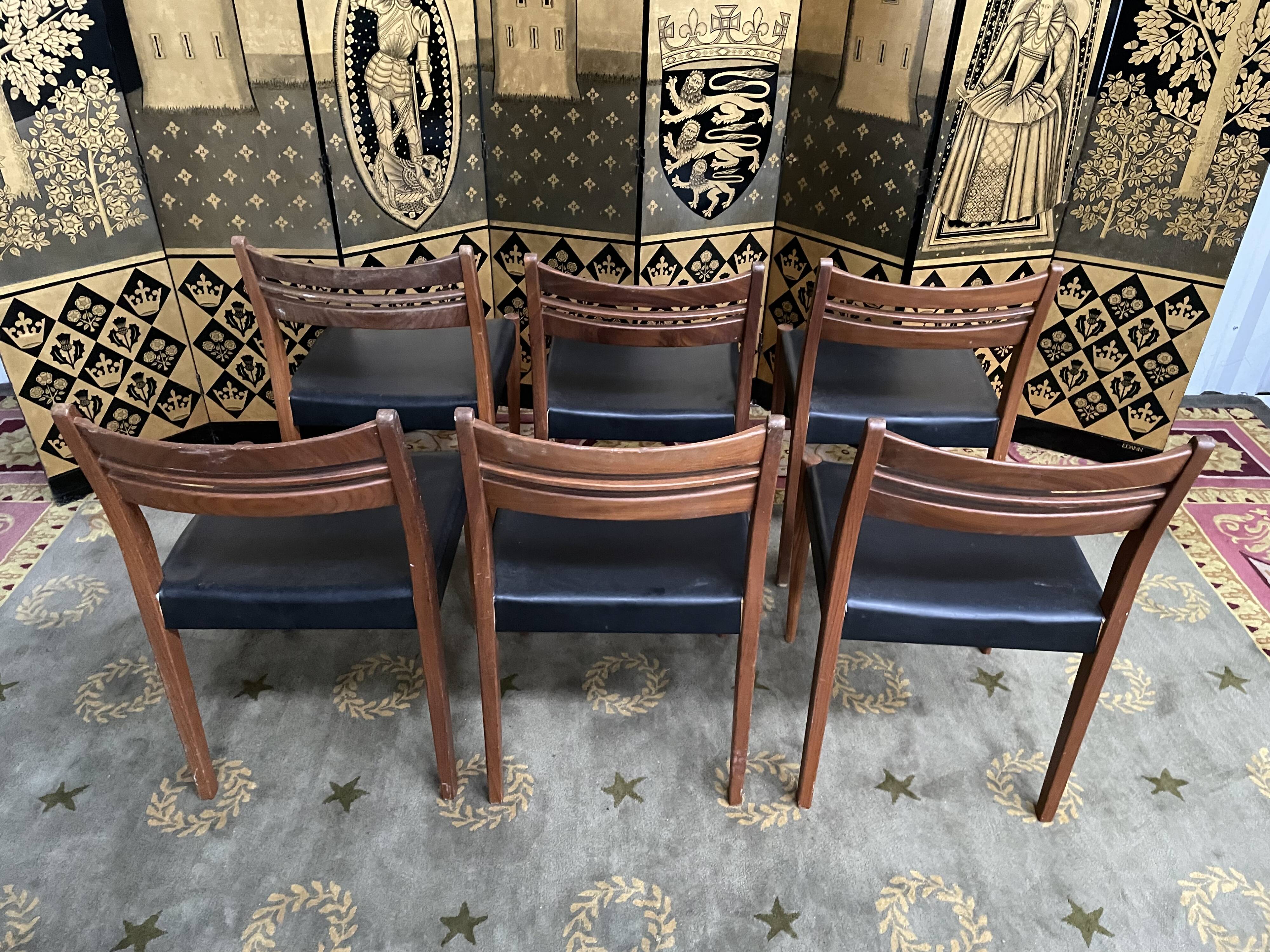 6 Scandinavian chairs in black Skaï