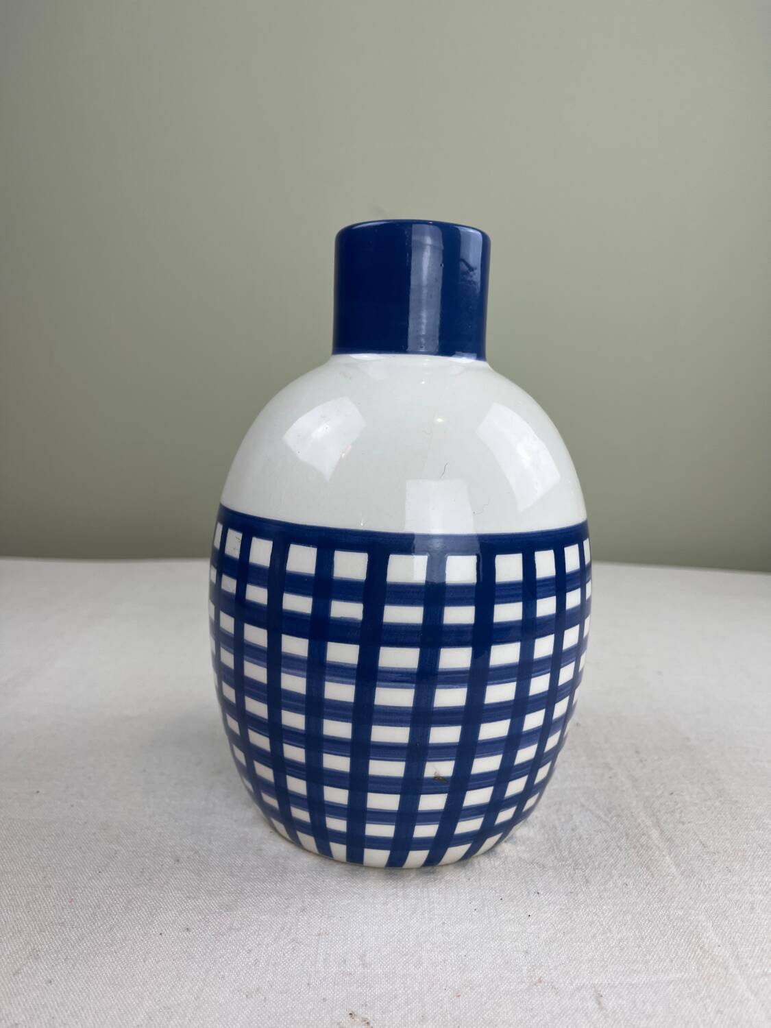 Graphic vase