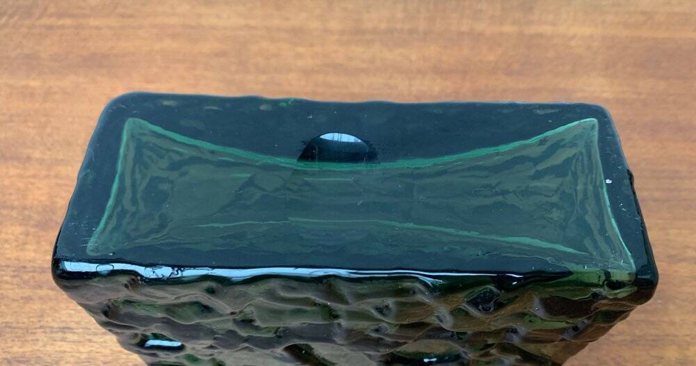 Swedish brutalist glass vase from the mid-century by Göte Augustsson for Ruda, 1960s.