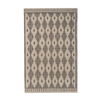 Tapis floral kilim 180x282 cm