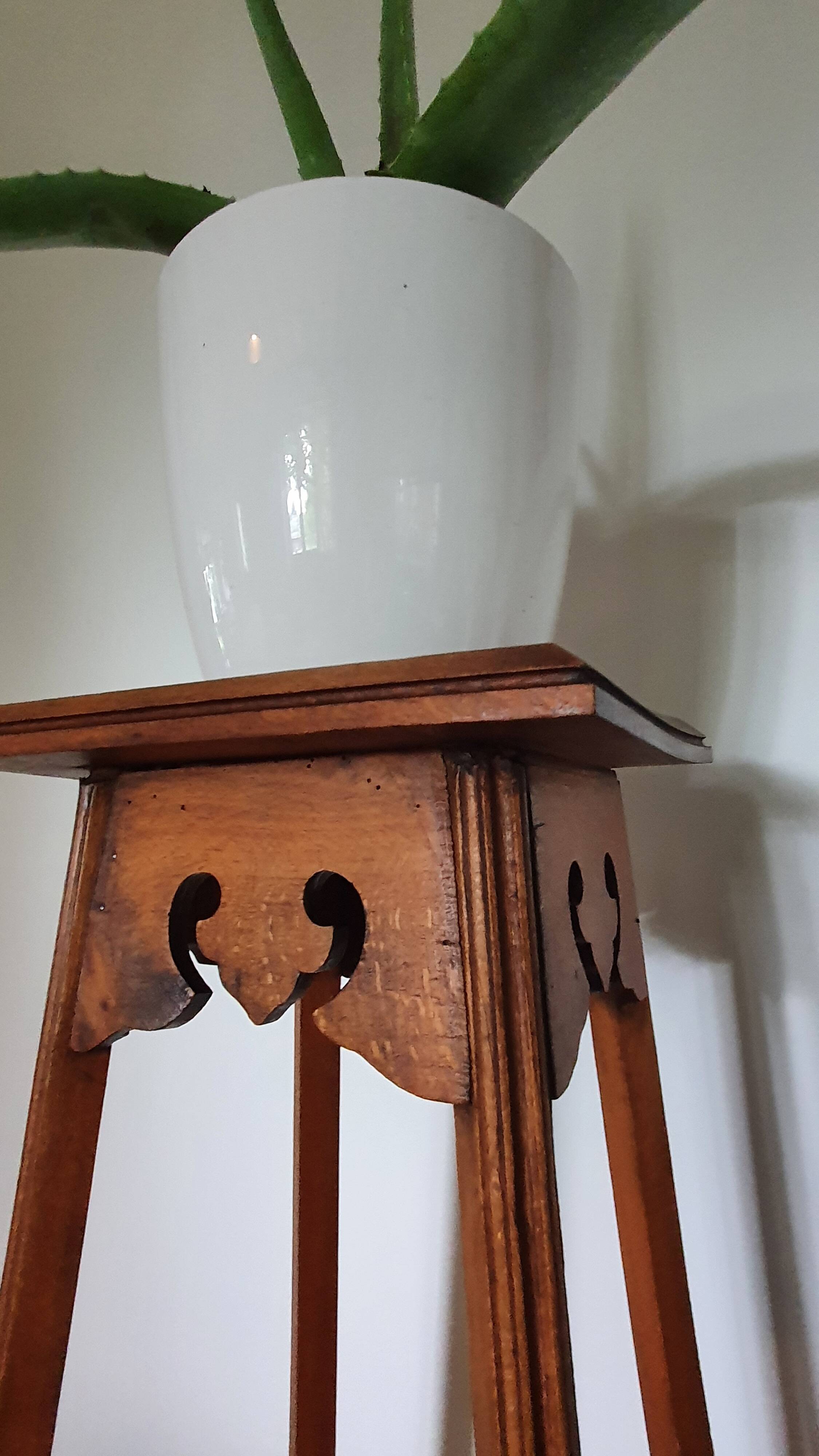 Art deco high fifth wheel