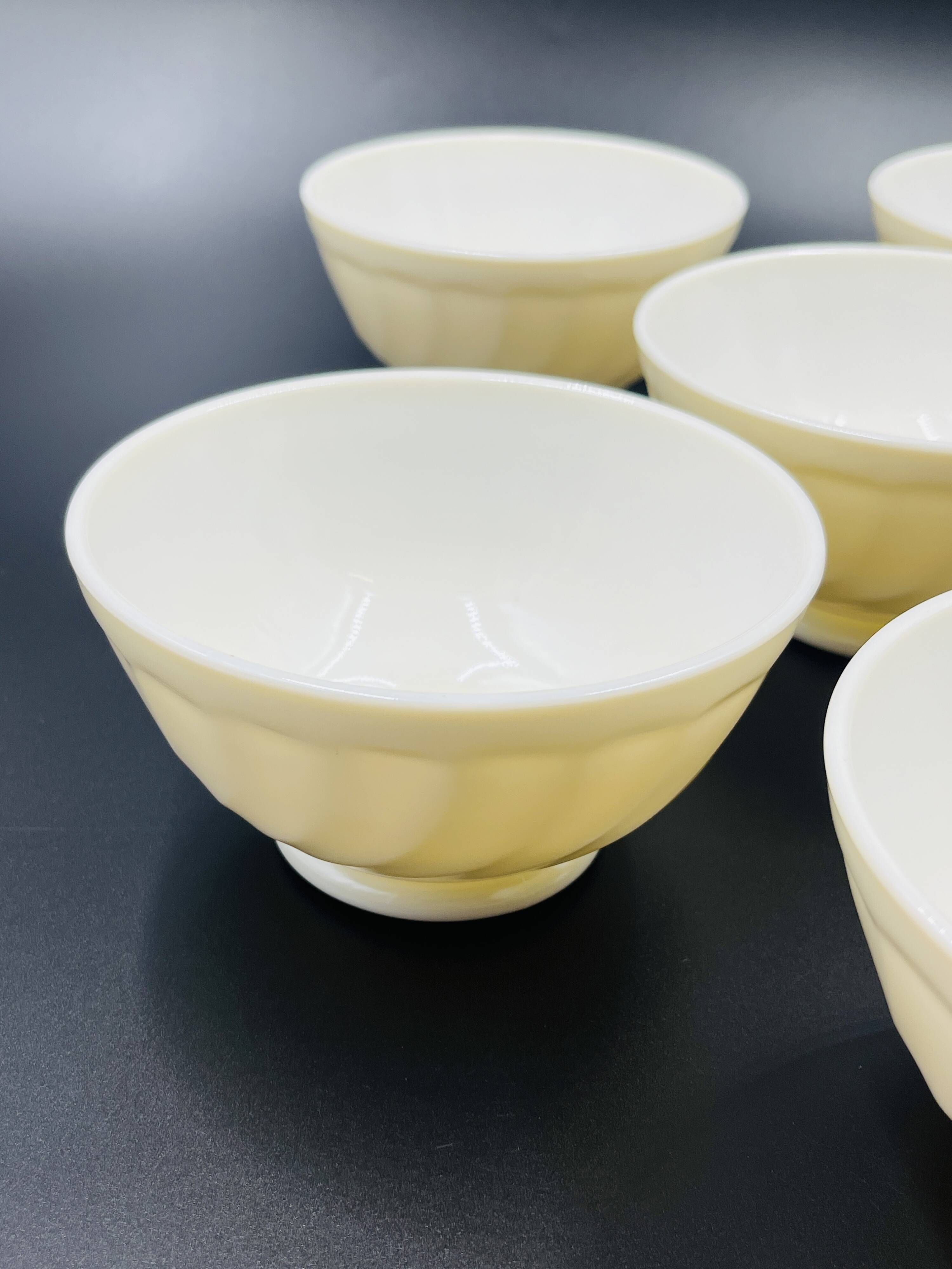 6 Arcopal Trianon Ivory Bowls