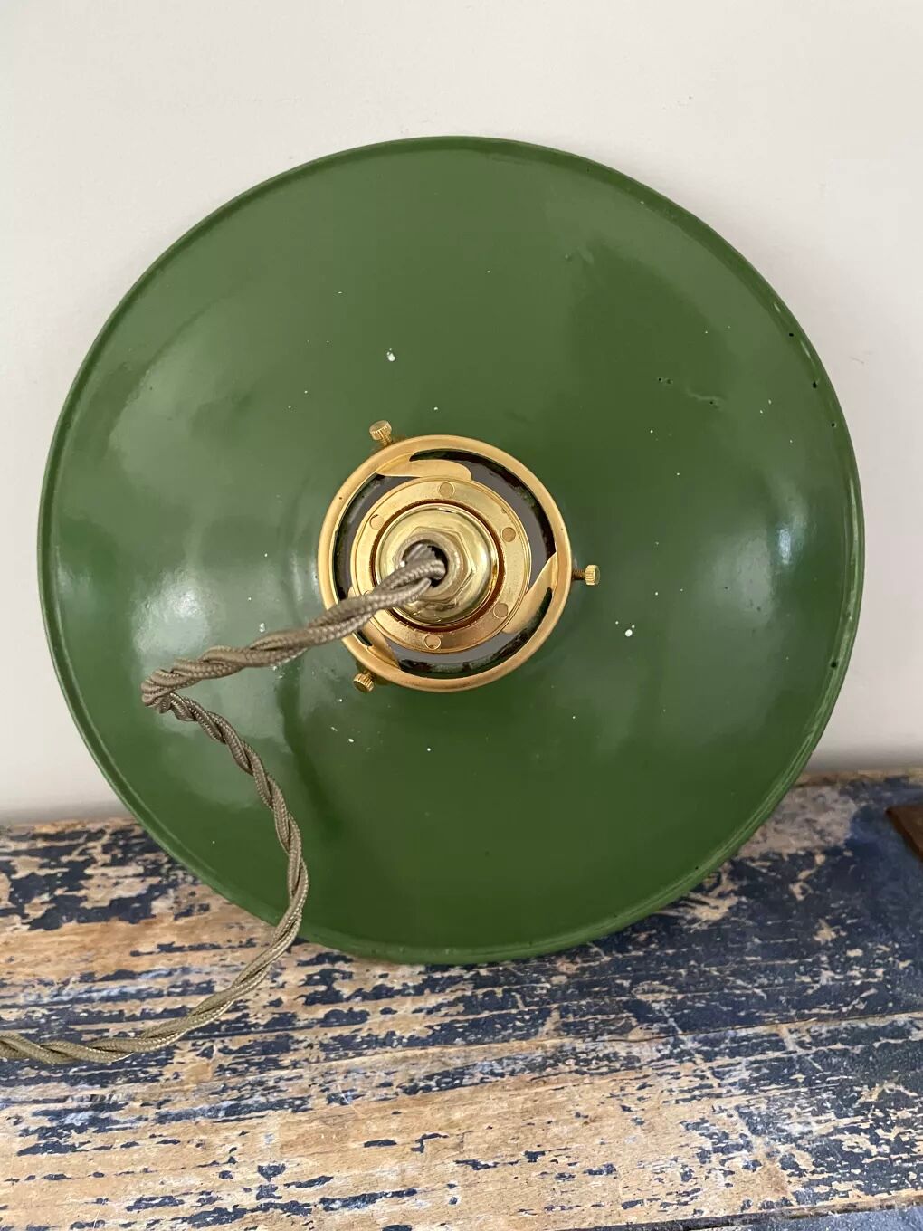 Vintage suspension in electrified green enamelled sheet metal with new