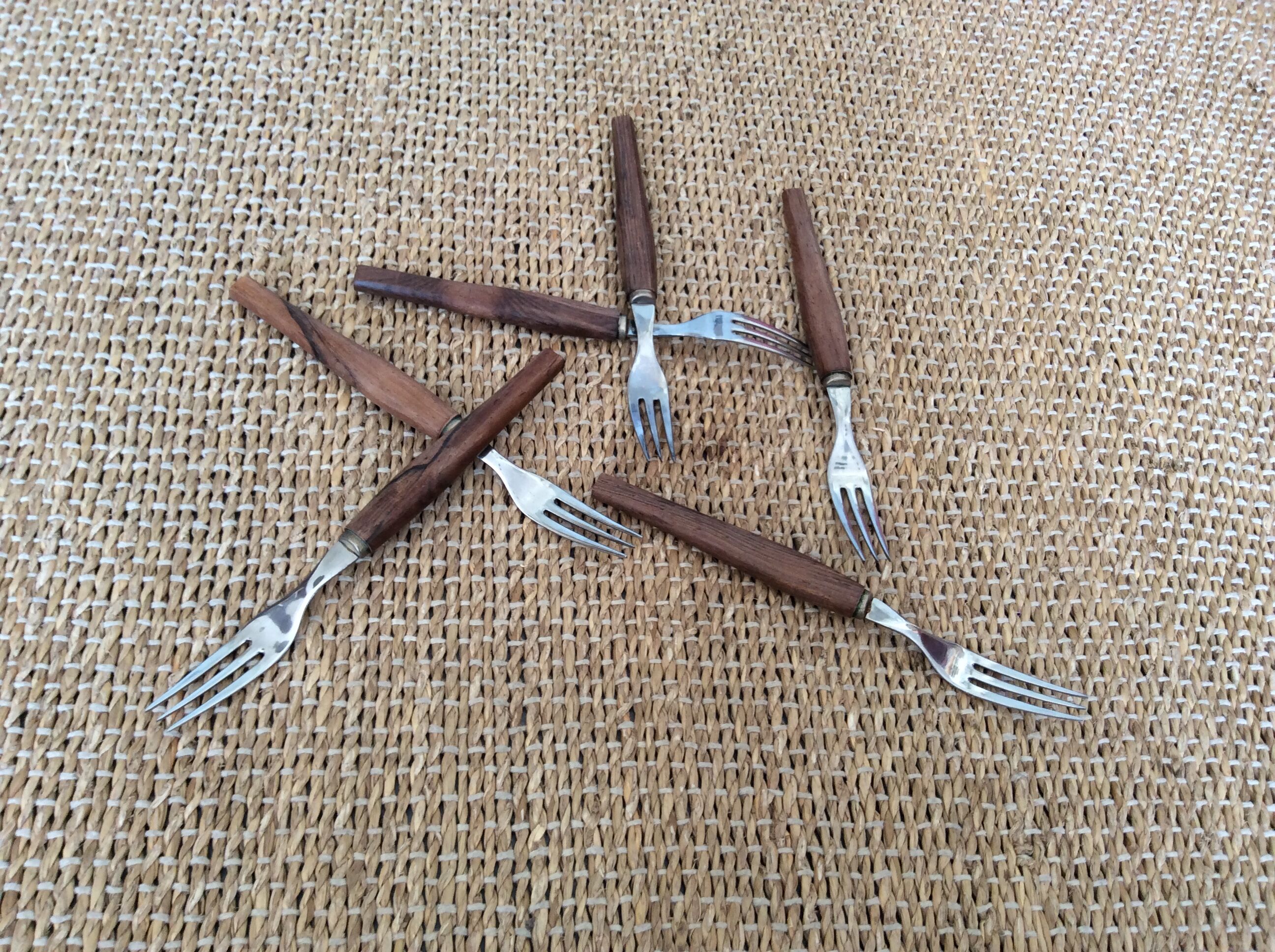 6 forks