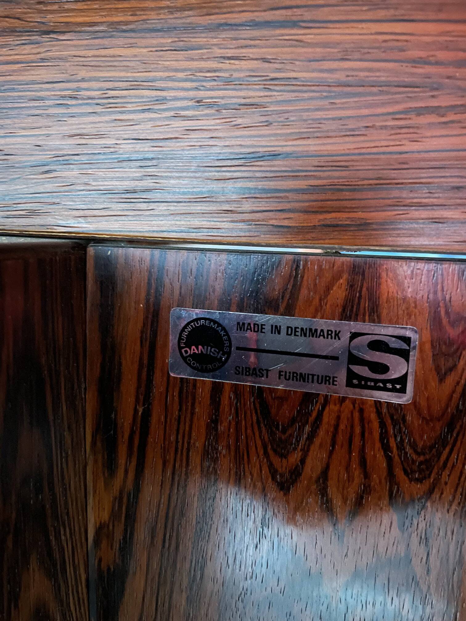 Rosewood Executive Desk by Arne Vodder, Model 207 – Scandinavian Modern Ico