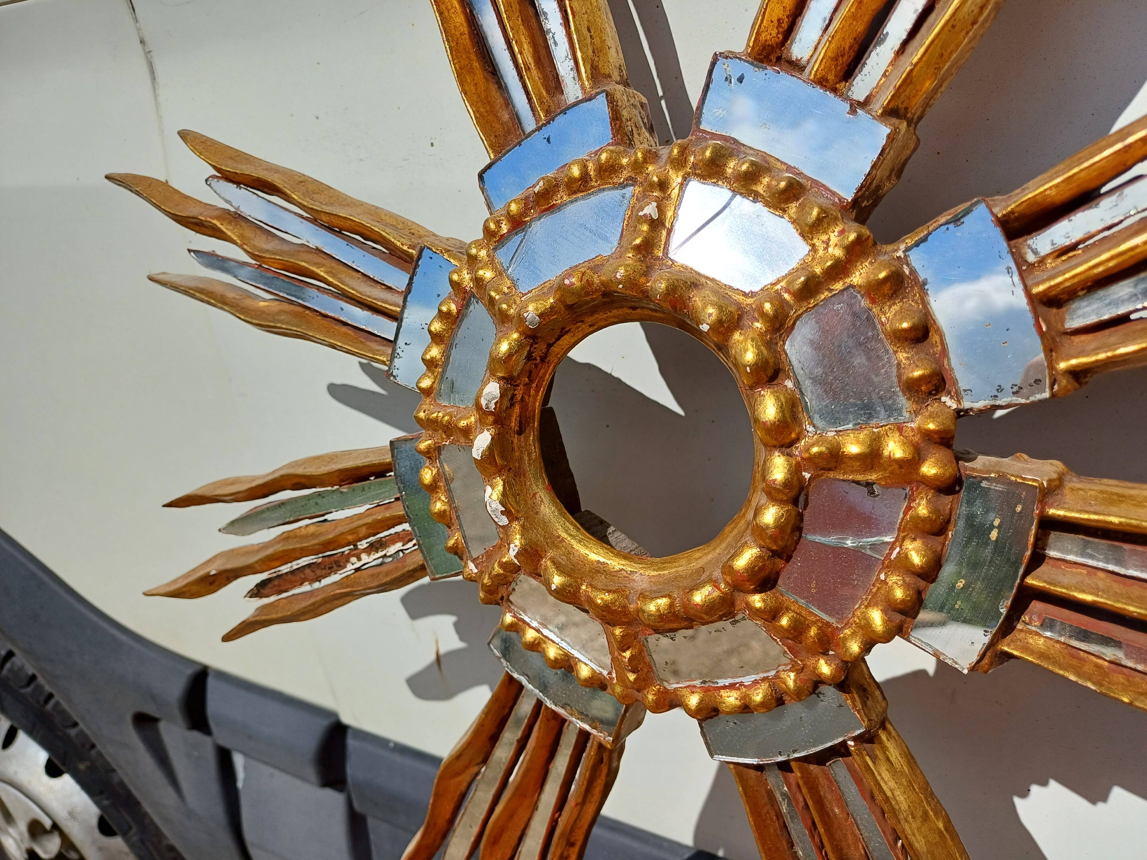 2 miroirs soleil bois et stuc doré