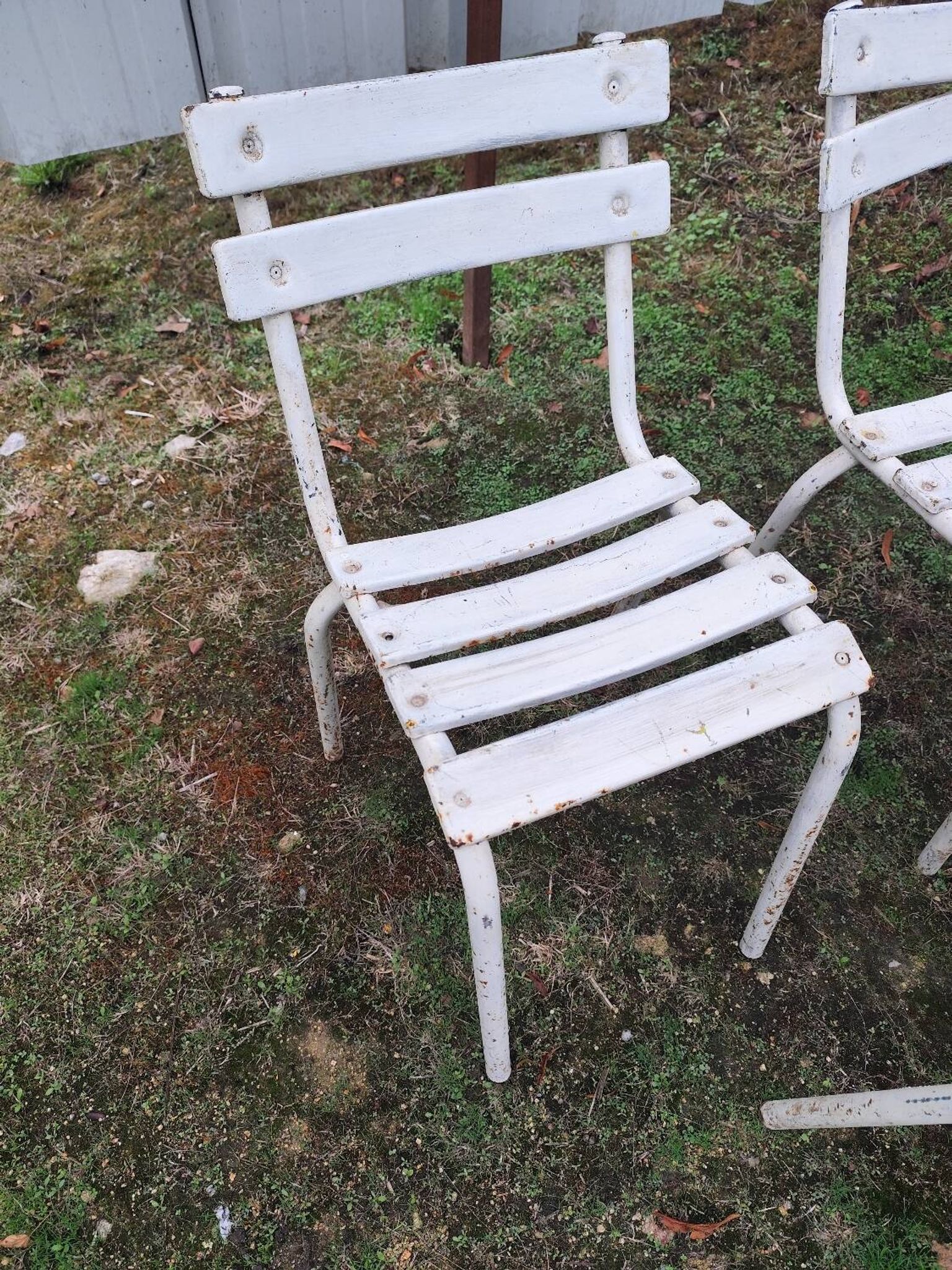 Set of 13 garden chairs made of iron slats and tubes