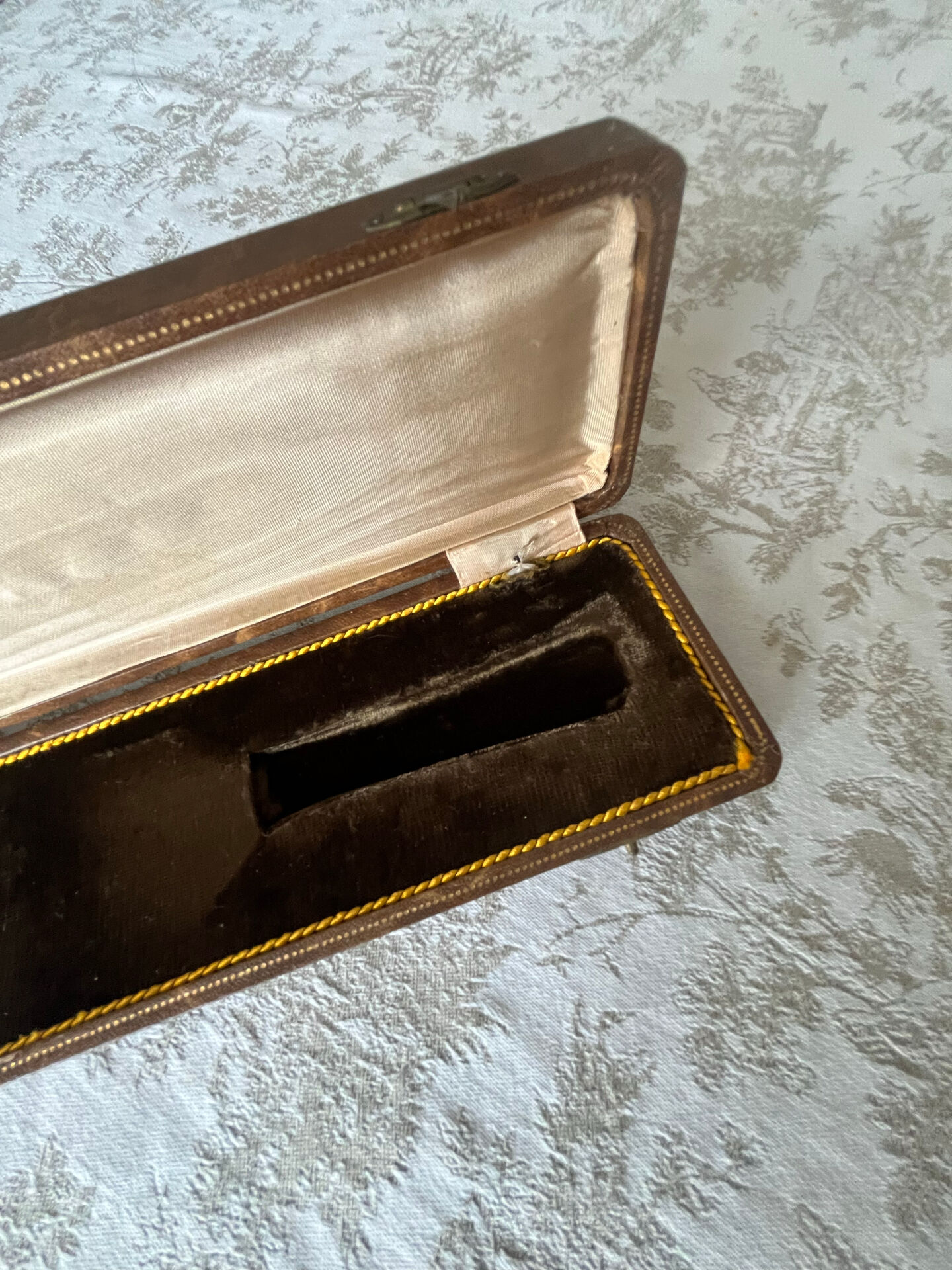 Cake or pie knife/server