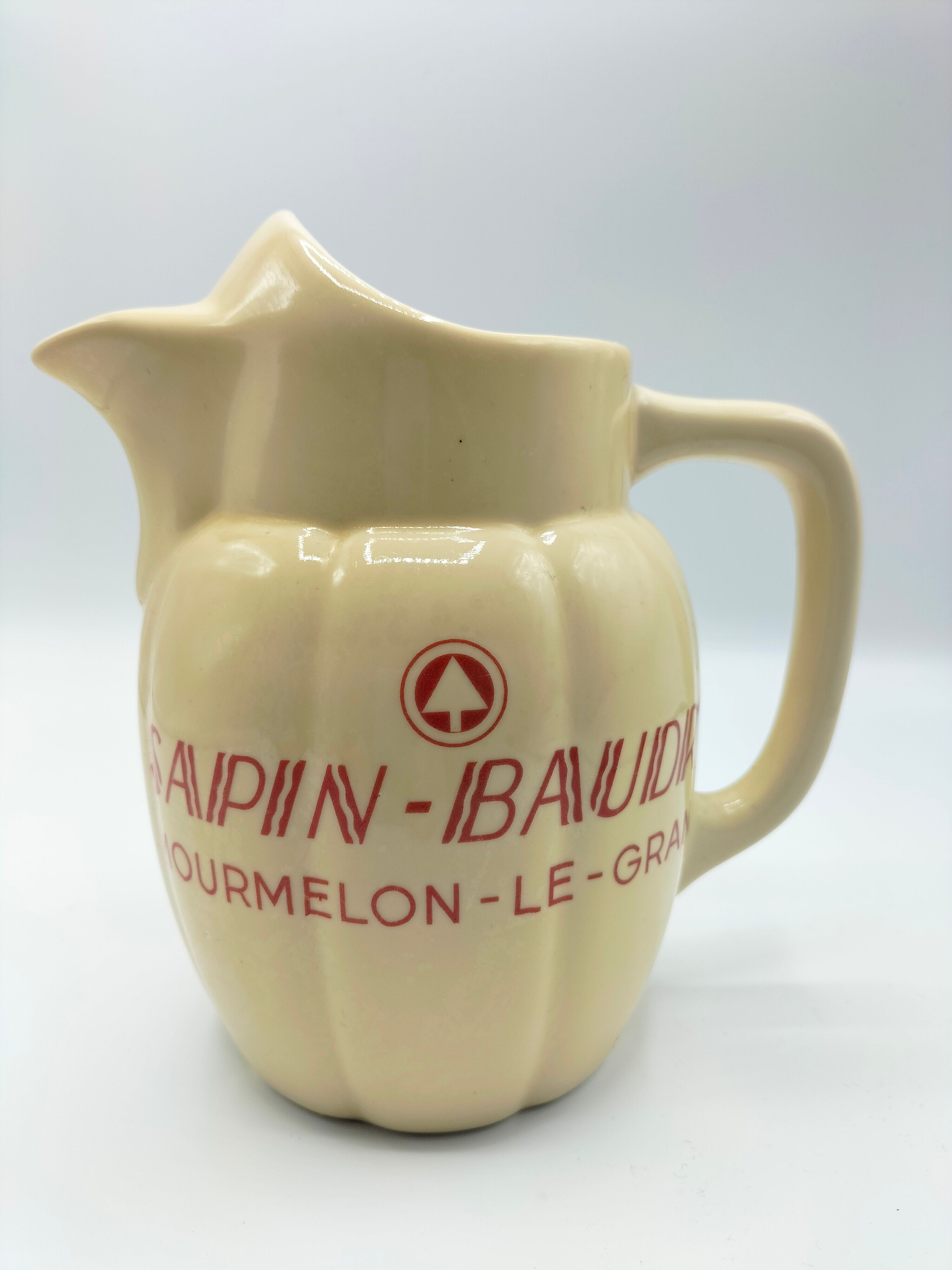 Advertising pitcher Sapin-Baudry in Mourmelon-le-Grand