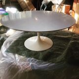 Coffee table by Eero saarinen for Knoll international