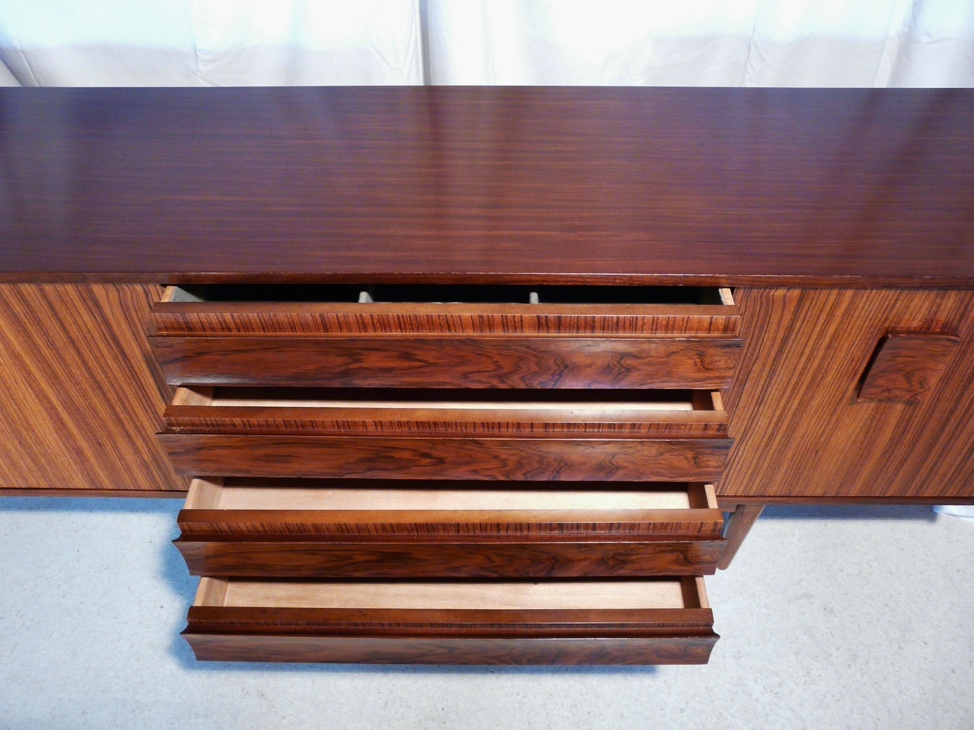 Enfilade scandinave en teck et palissandre