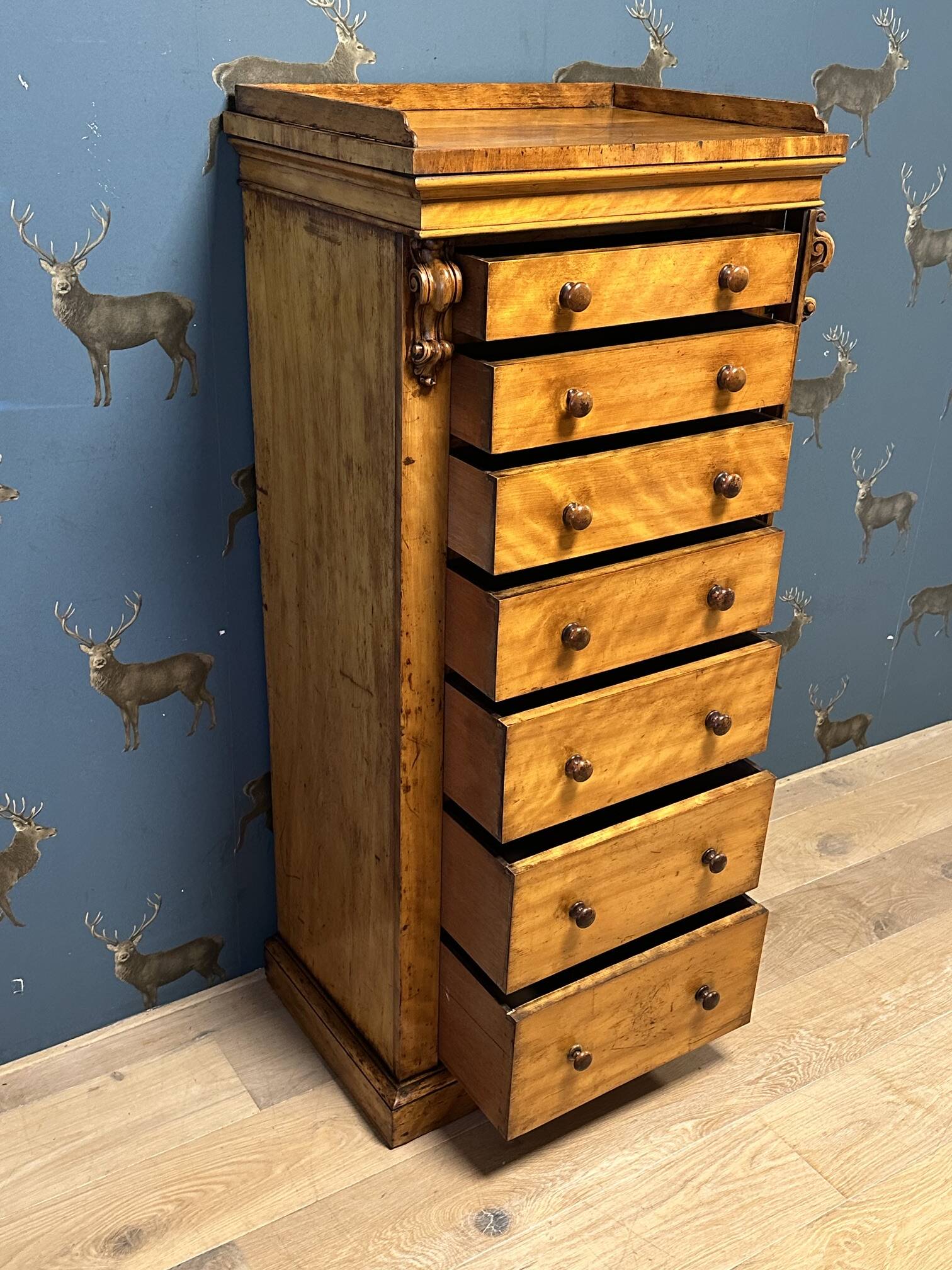 Wellington chest of drawers / file cabinet