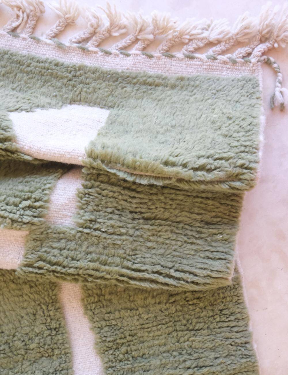 Contemporary Green Rug - 288 x 211 cm