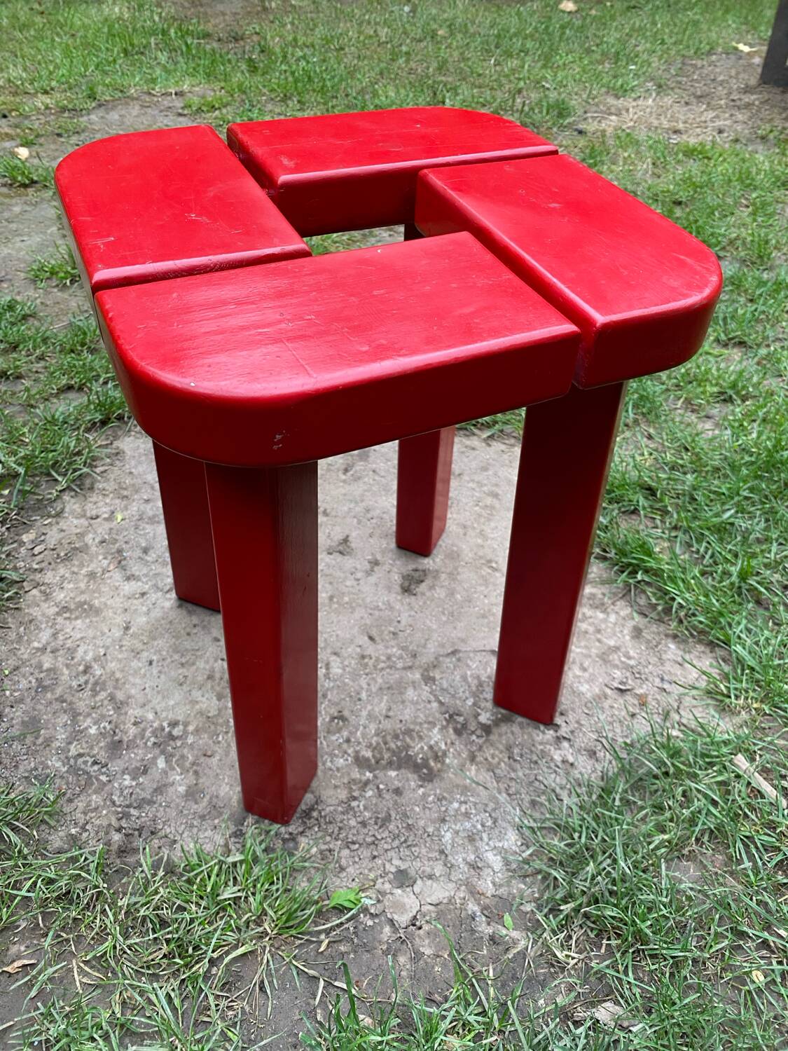 Tabouret de sauna laqué rouge par Olof Ottelin Finlande 1960