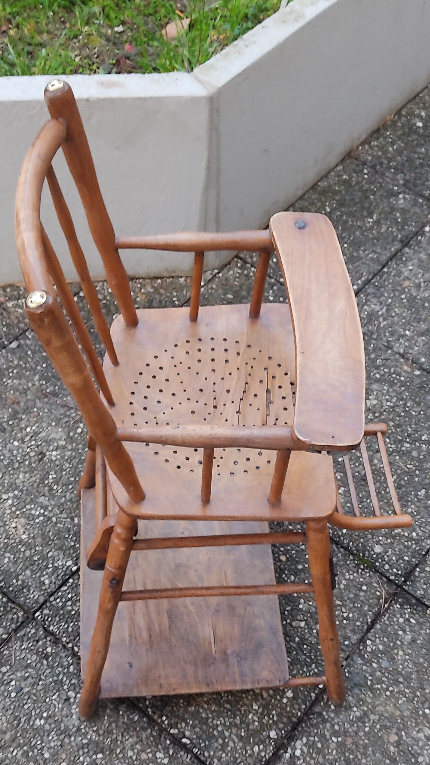 Chaise haute de bébé