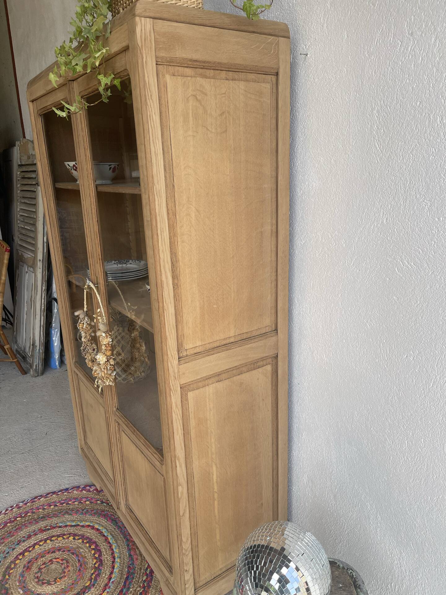 Glass cabinet
