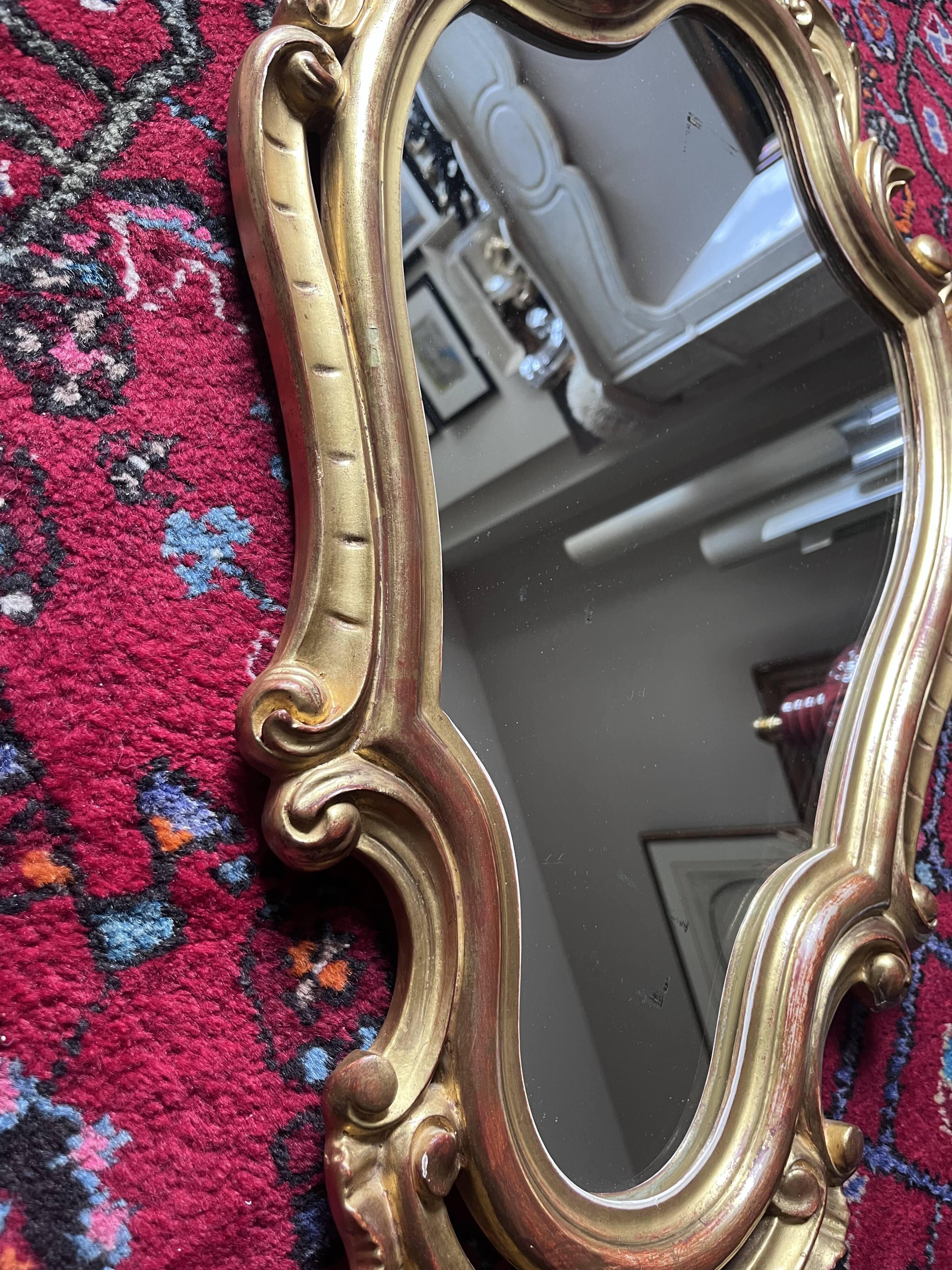 Miroir baroque en bois doré