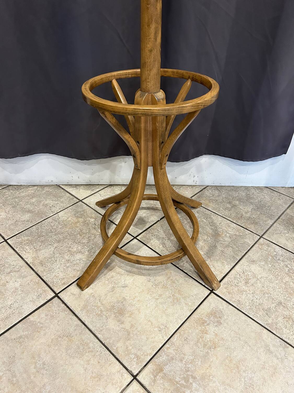 Baumann style 1960 swivel parrot coat rack in curved wood