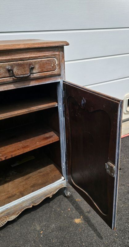 Antique chest of drawers with a cerused and patinated finish.