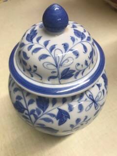 Pot, bonbonnière asiatique