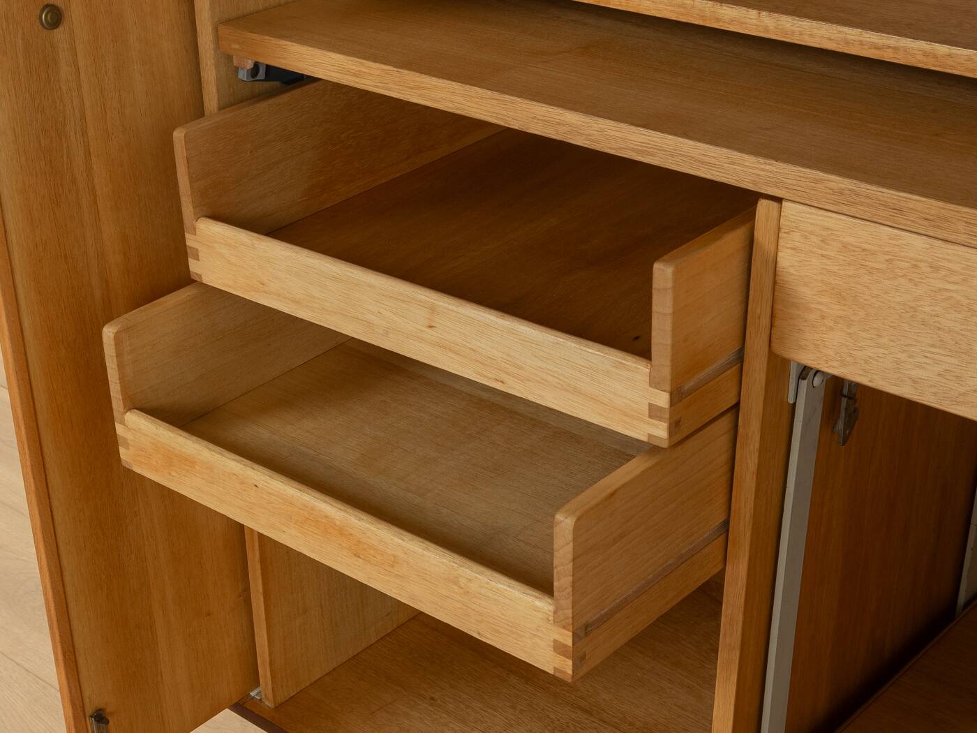 1960s Bureau in a Dresser