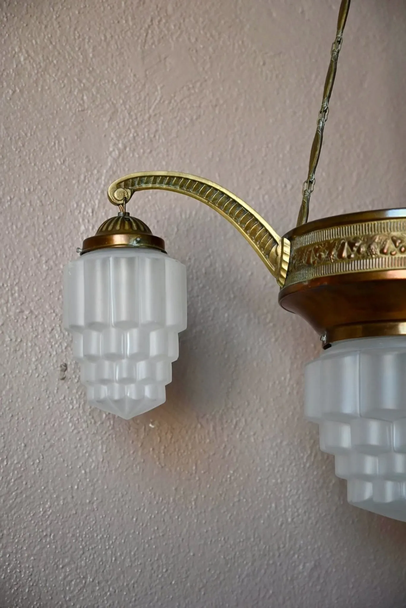 Art Deco lustre in brass and frosted pressed glass from the 1930s.