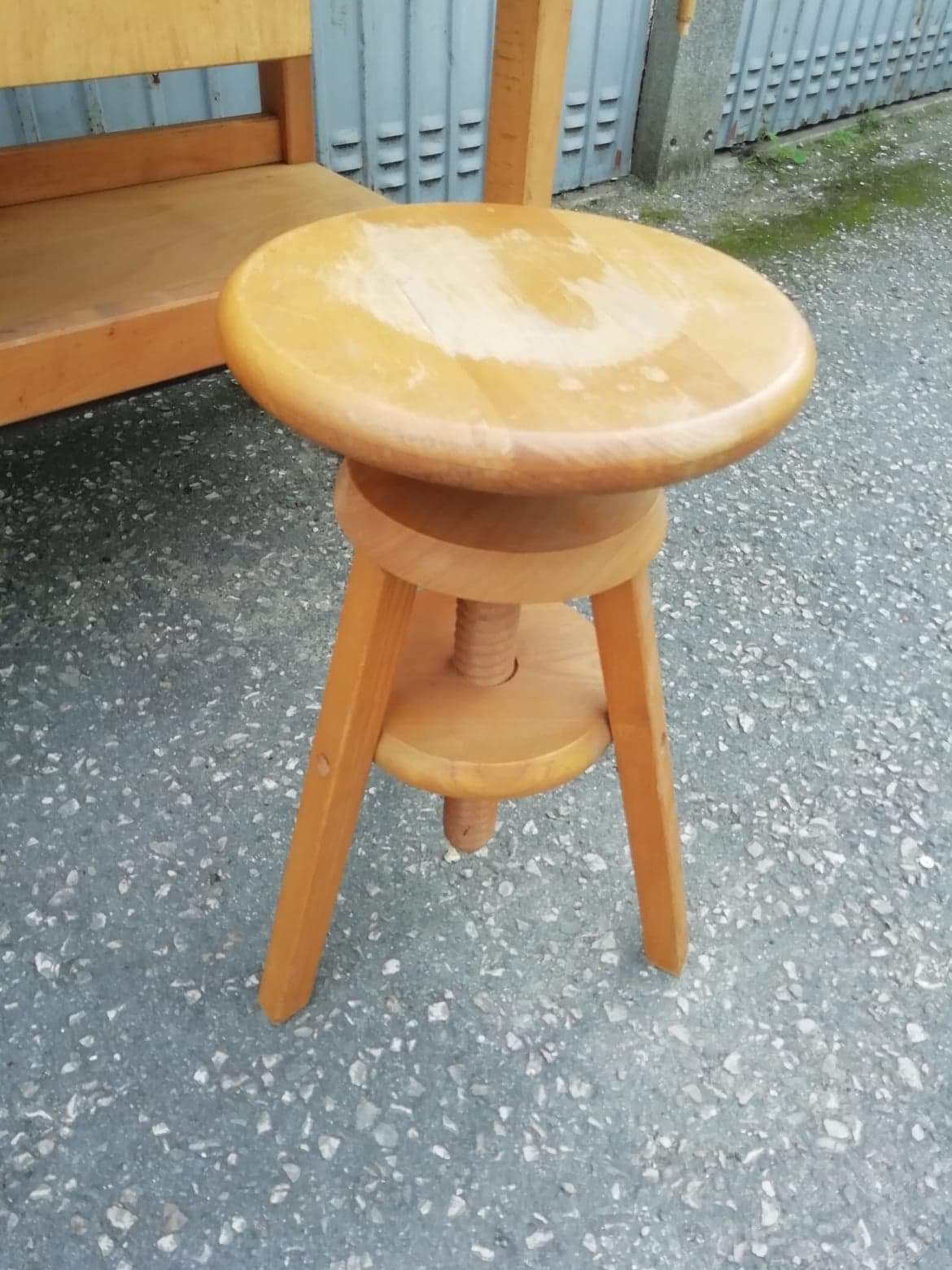 Etabli meuble industriel atelier de artiste Claude Lagouche  avec tabouret