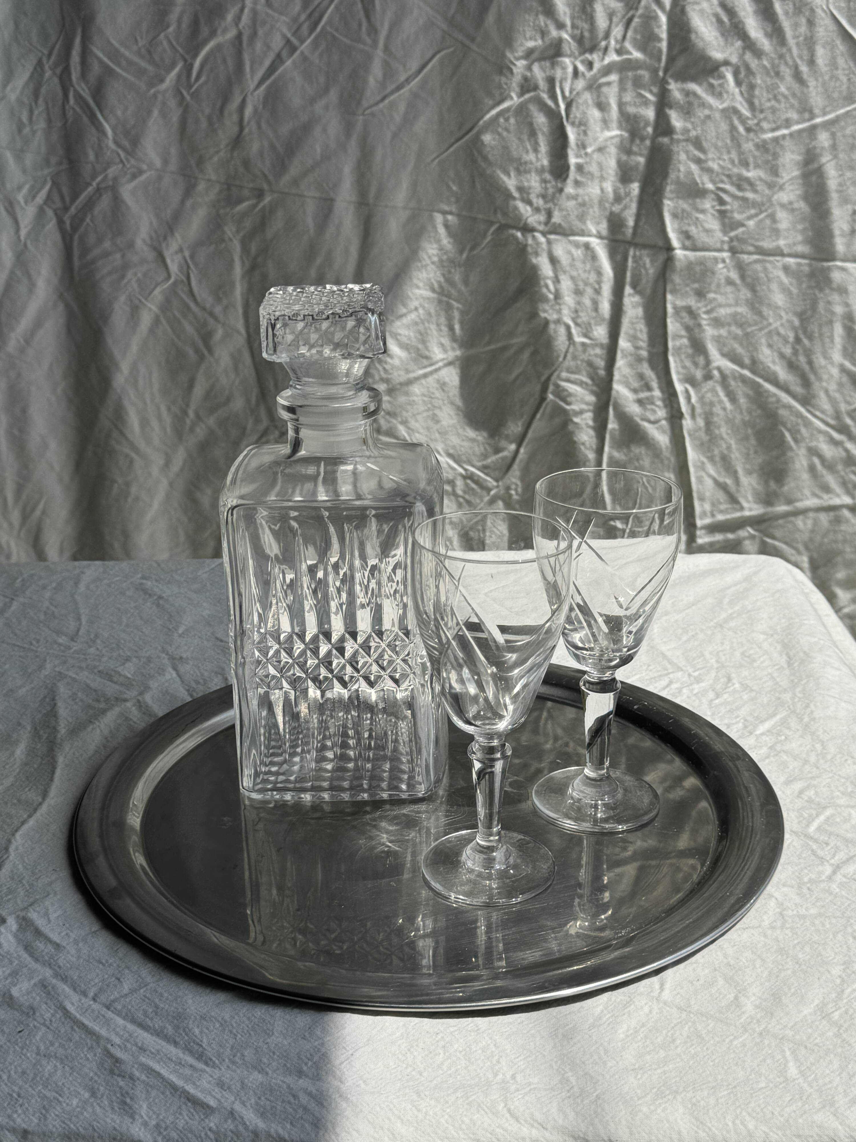 Avon Blason metal tray 1886 - 1976