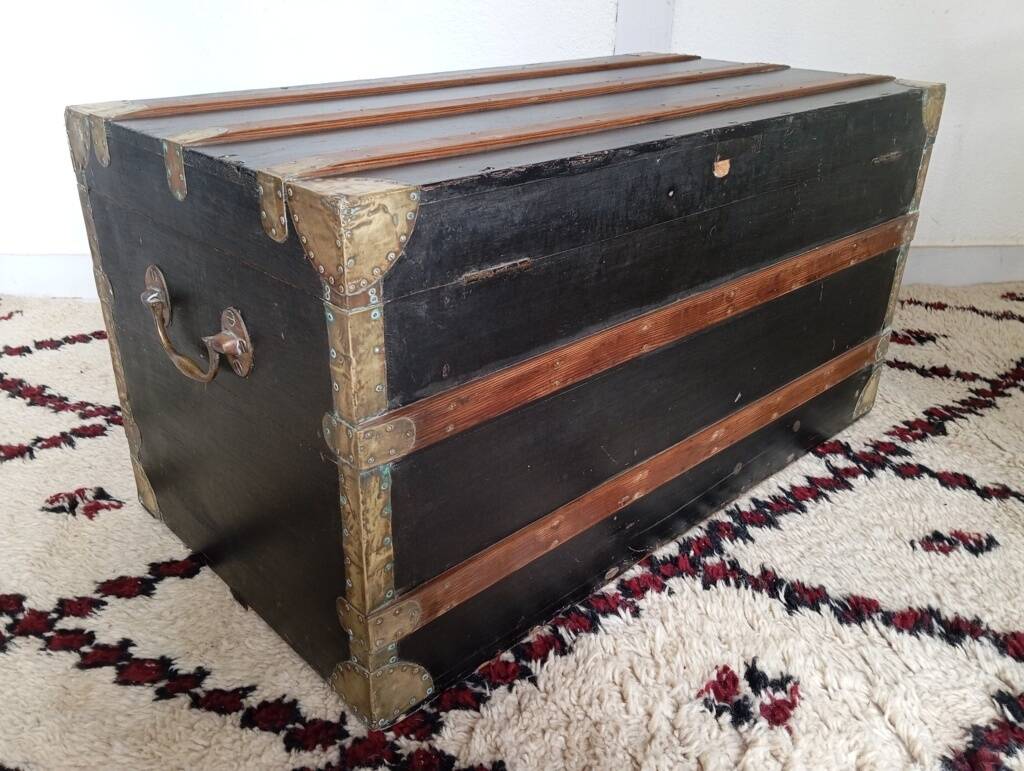 Late 19th century marine trunk