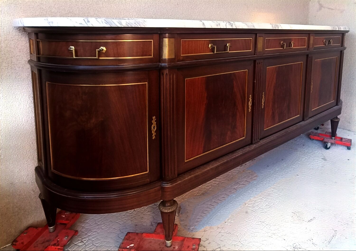 Buffet bar in solid walnut and marble